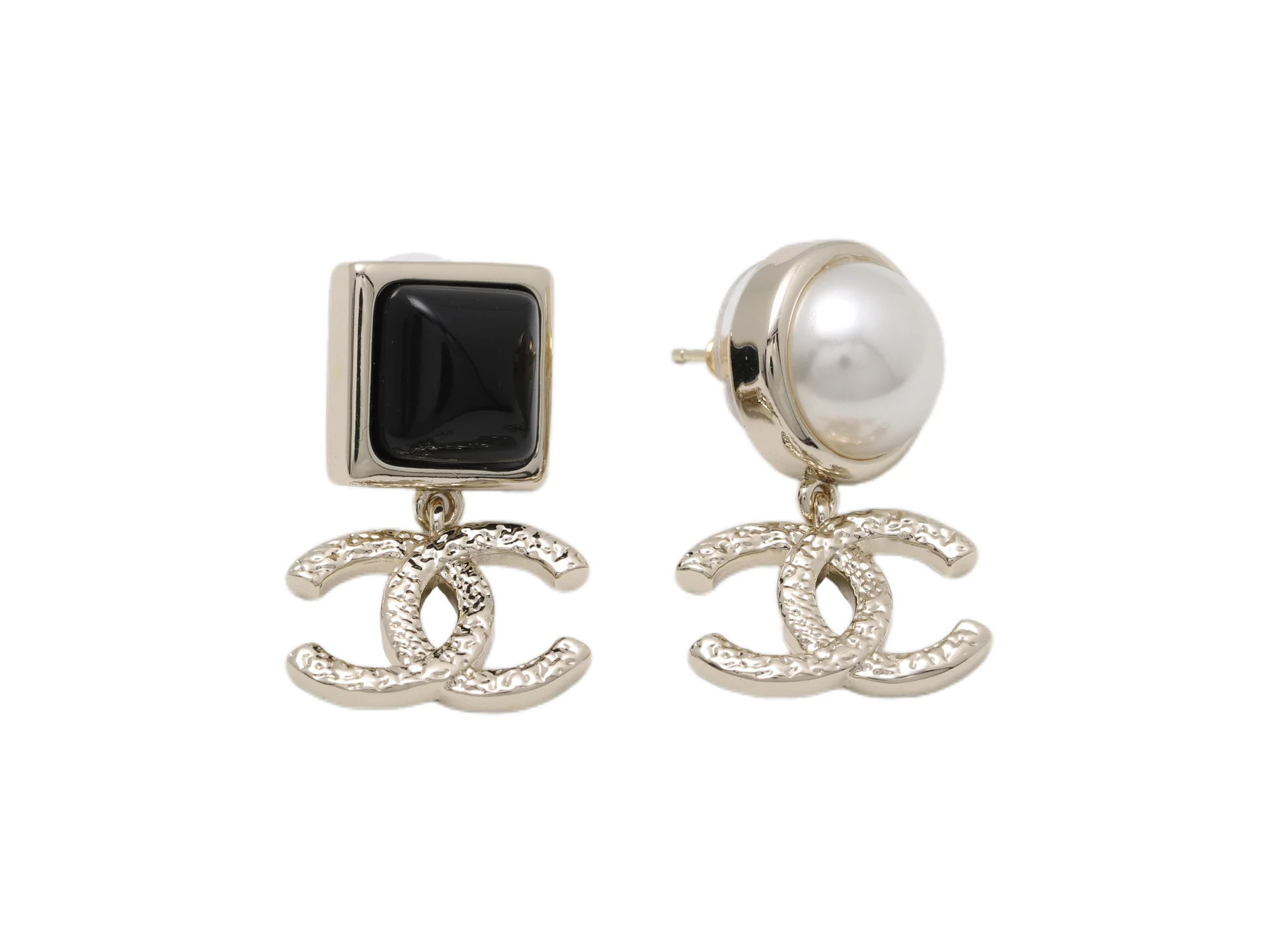 Asymmetric Double C Drop Earrings with Resin and Pearl D13517059