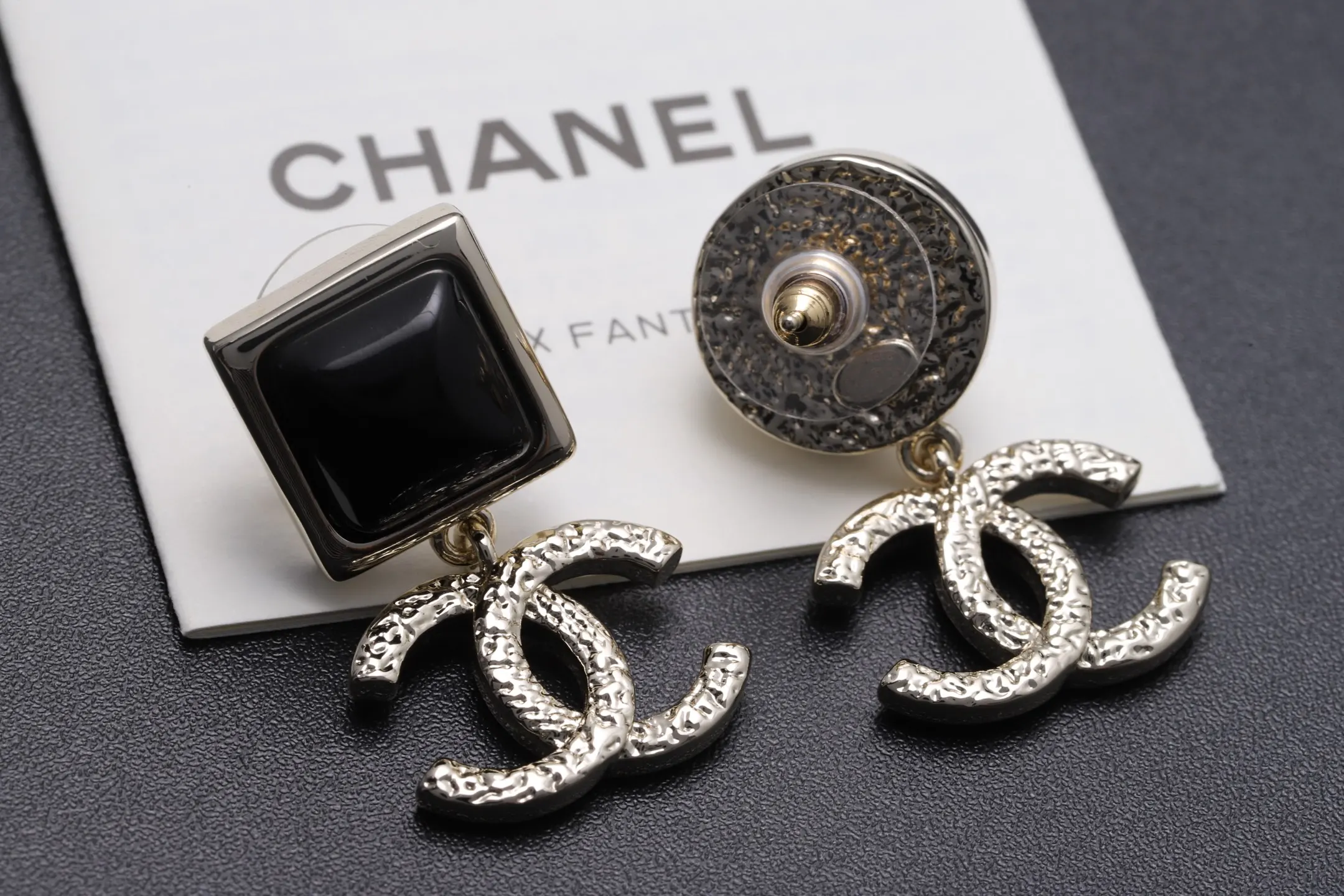 Asymmetric Double C Drop Earrings with Resin and Pearl D13517059 — view 5