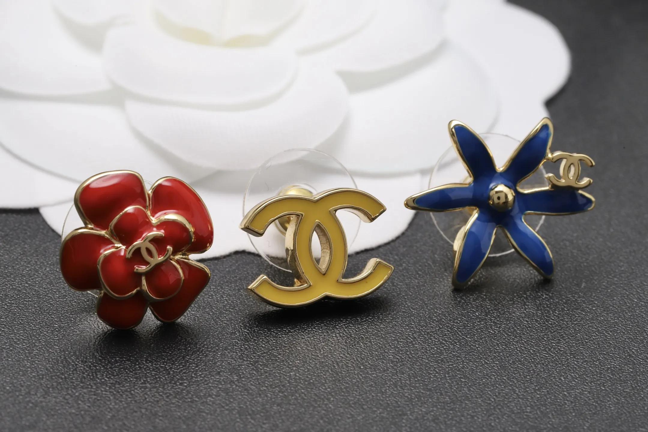 Camellia and Interlocking CC Stud Earring Set D14017037 — view 3