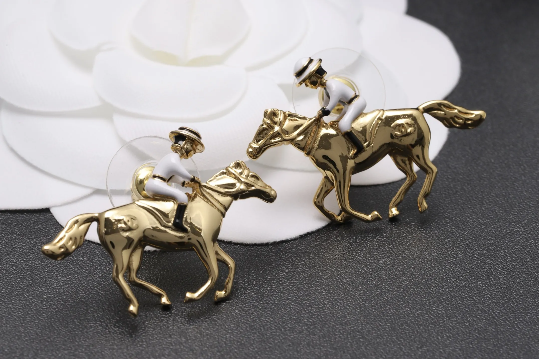 Equestrian Knight Double C Stud Earrings D14017035 — view 3