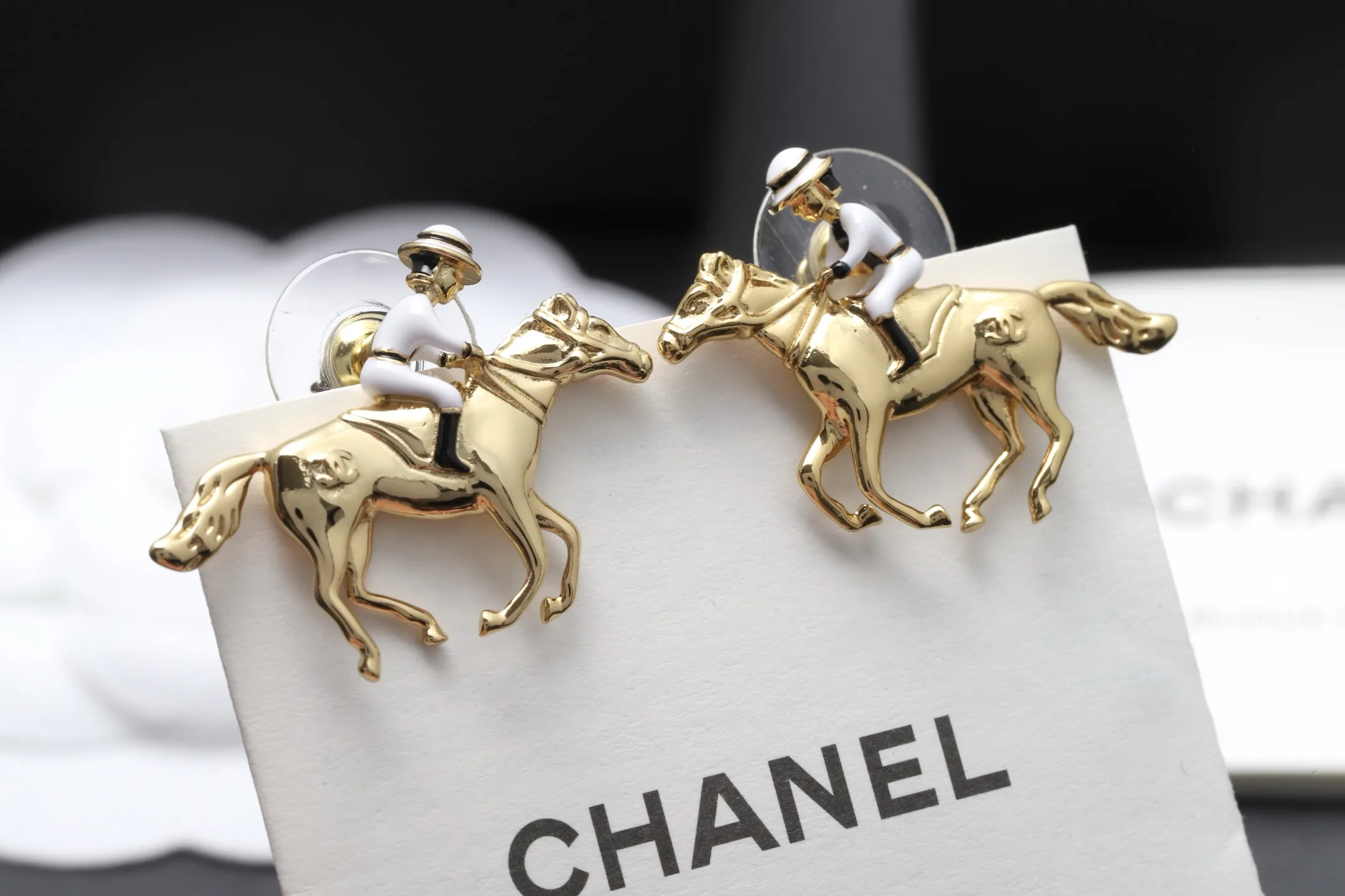 Equestrian Knight Double C Stud Earrings D14017035 — view 4