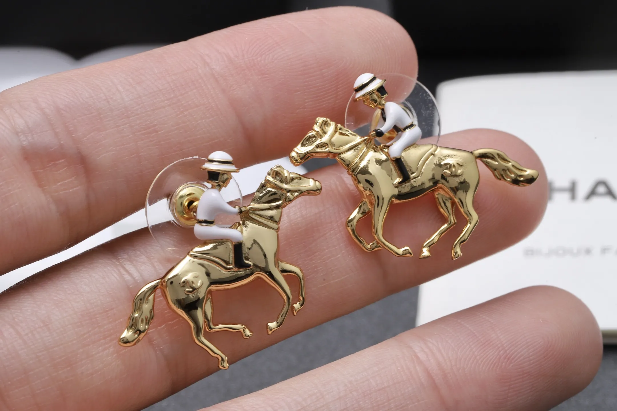 Equestrian Knight Double C Stud Earrings D14017035 — view 5