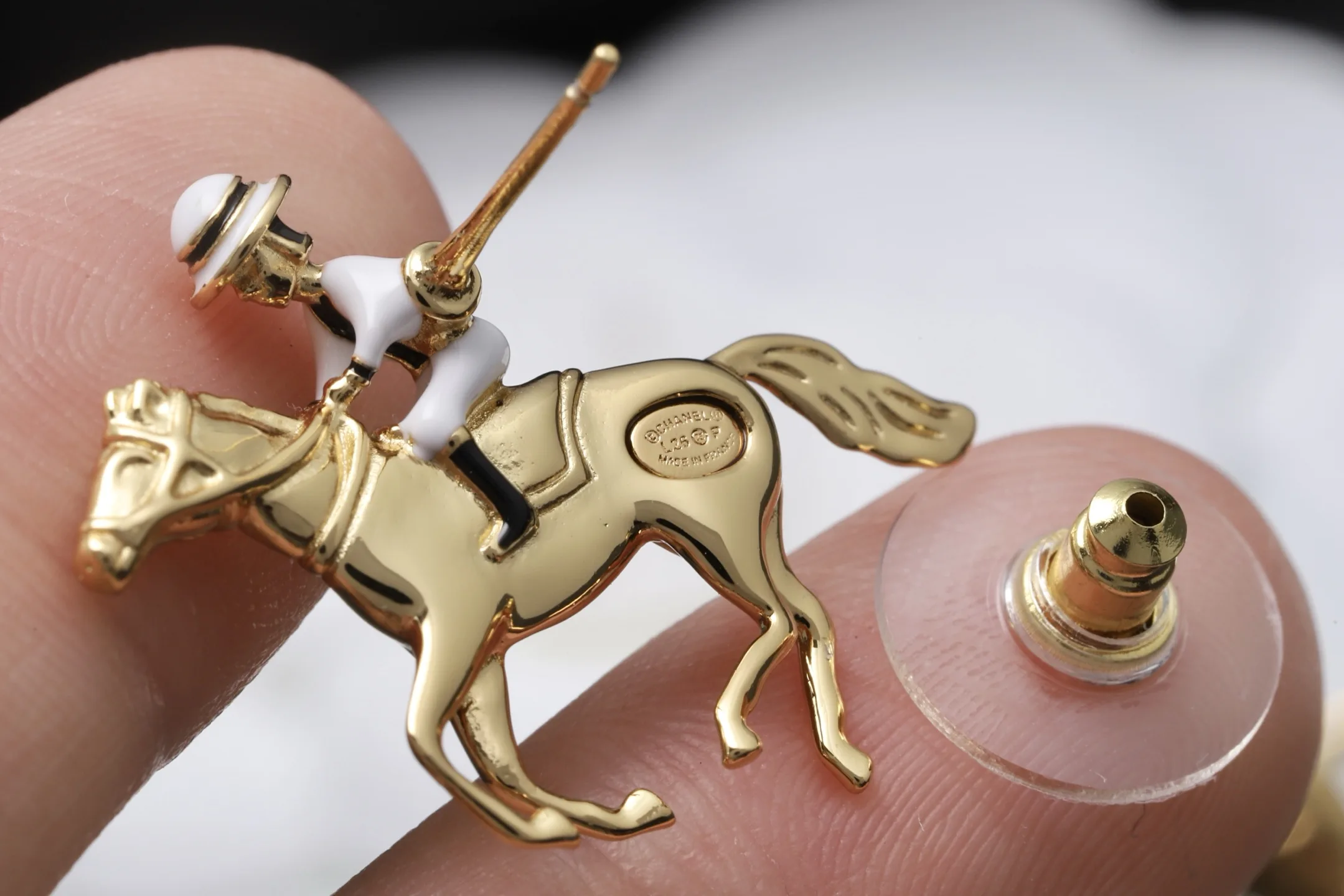 Equestrian Knight Double C Stud Earrings D14017035 — view 6