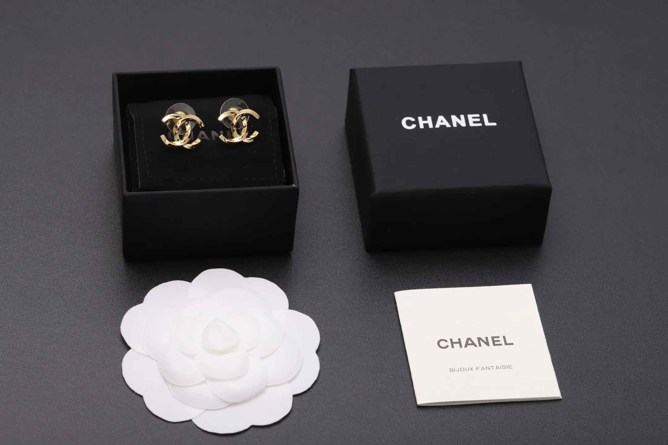 Twisted CC Logo Stud Earrings D13517274 — view 2