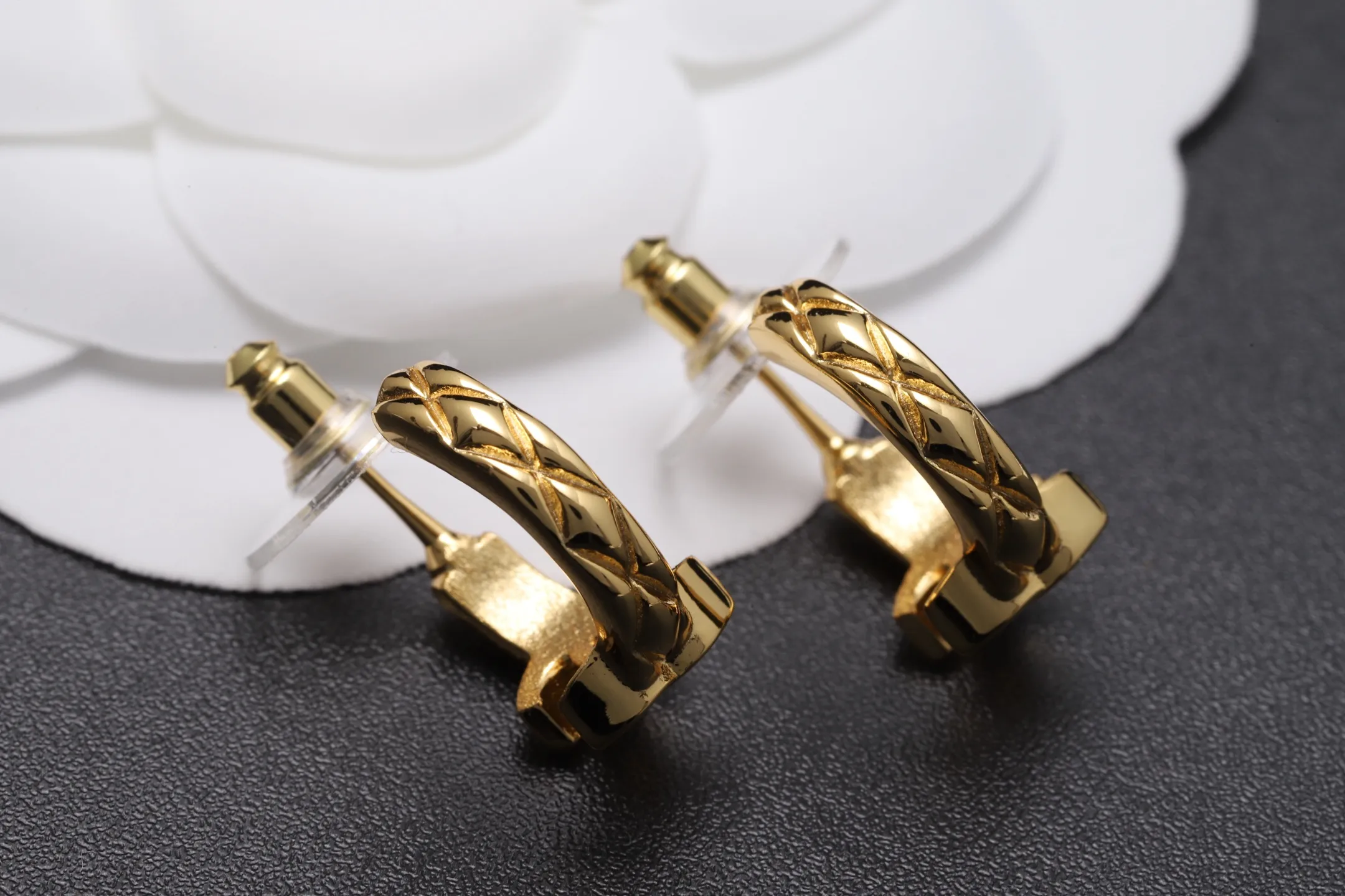 Quilted CC Logo Half-Hoop Earrings D13517096 — view 7