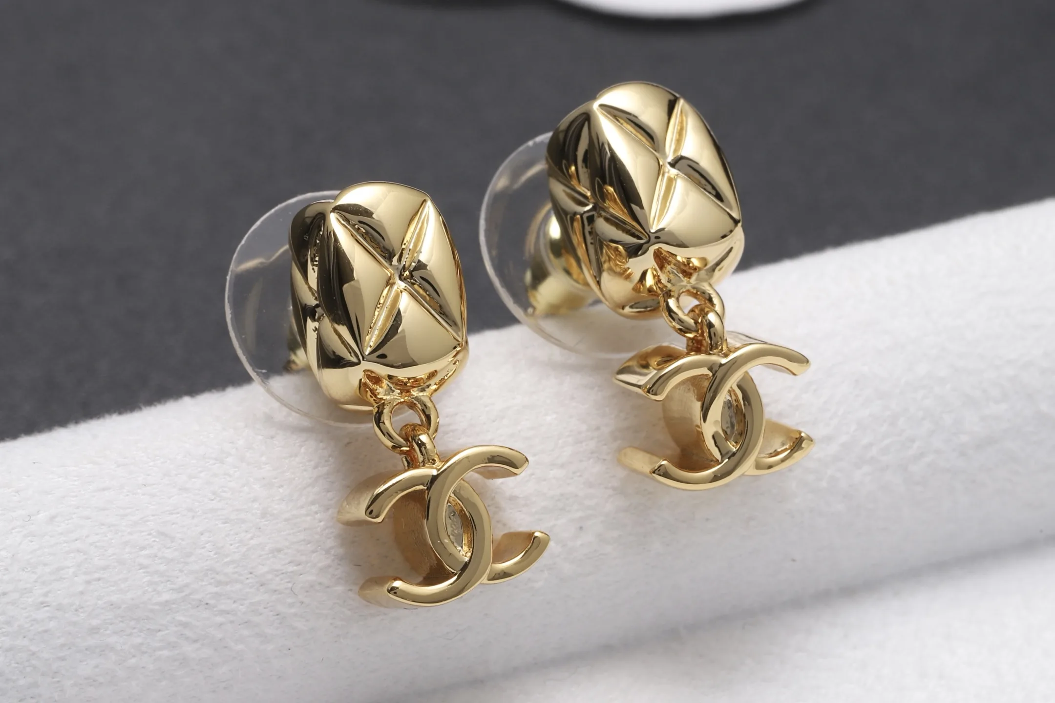 Quilted CC Drop Stud Earrings D14017024 — view 6
