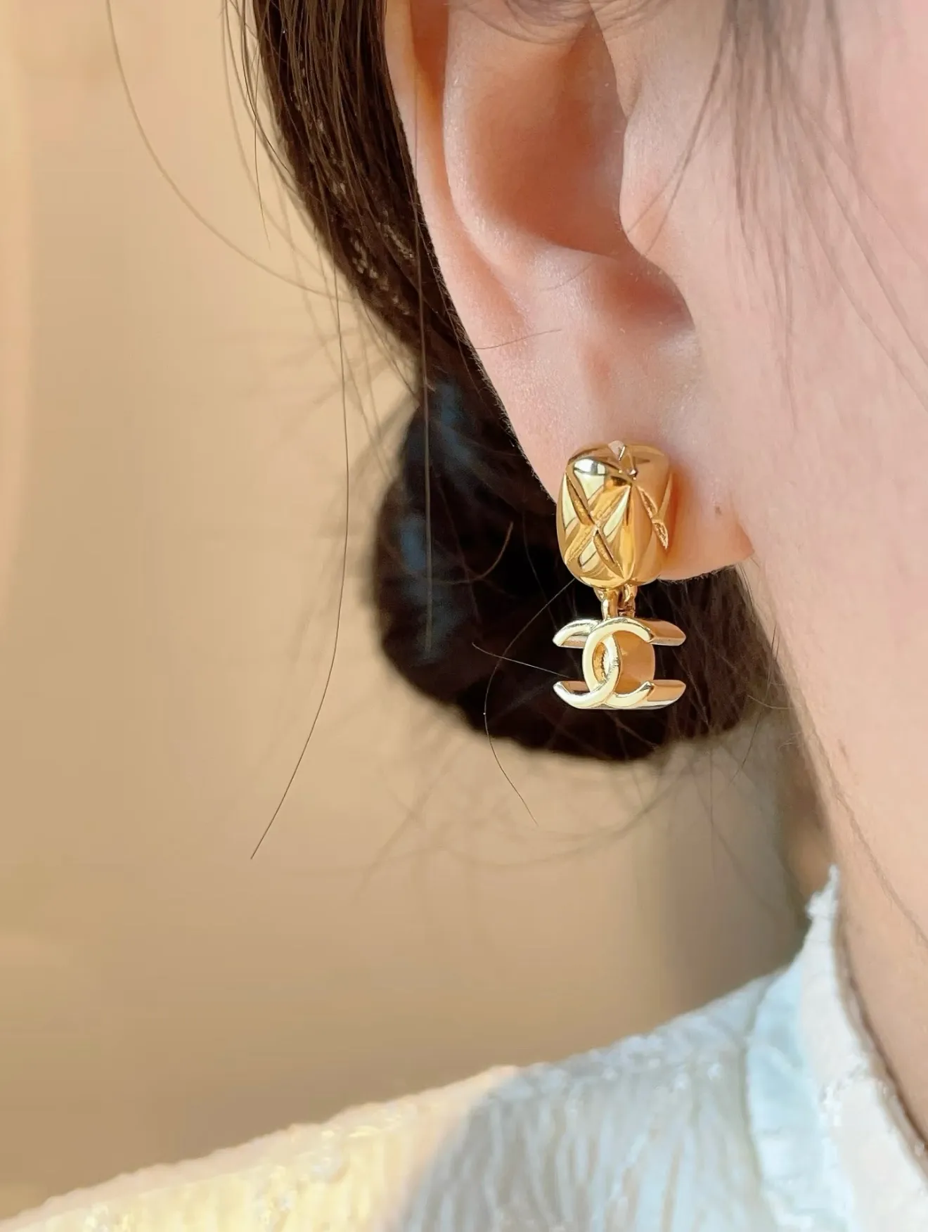 Quilted CC Drop Stud Earrings D14017024 — view 8