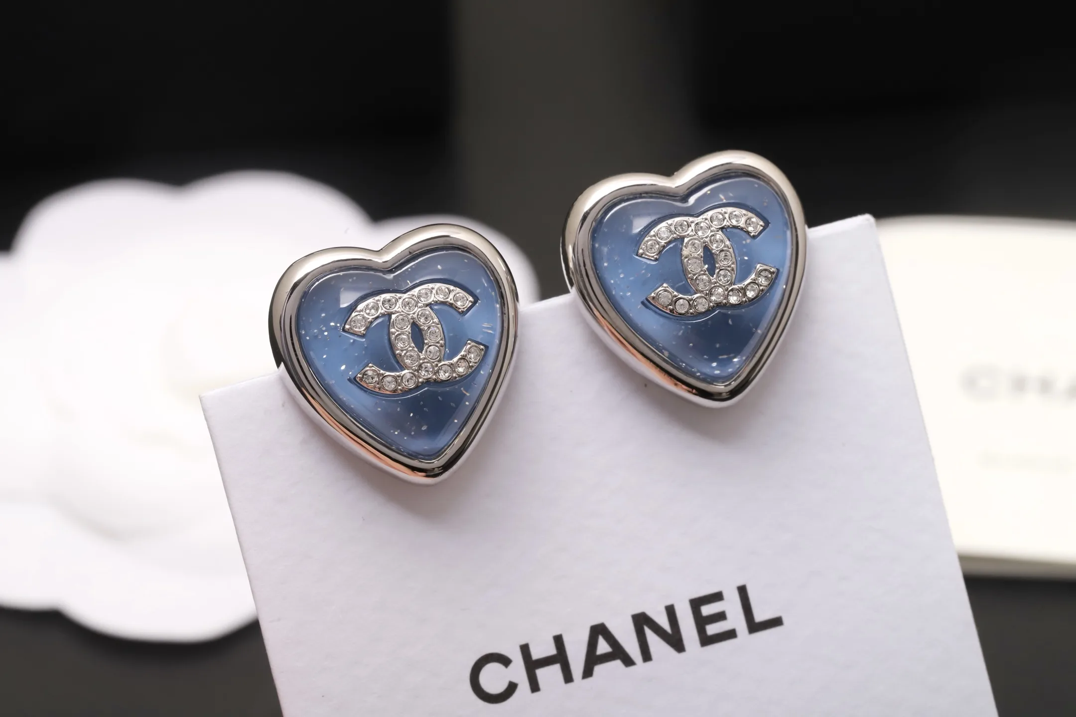 Heart CC Logo Stud Earrings D14517436 — view 4