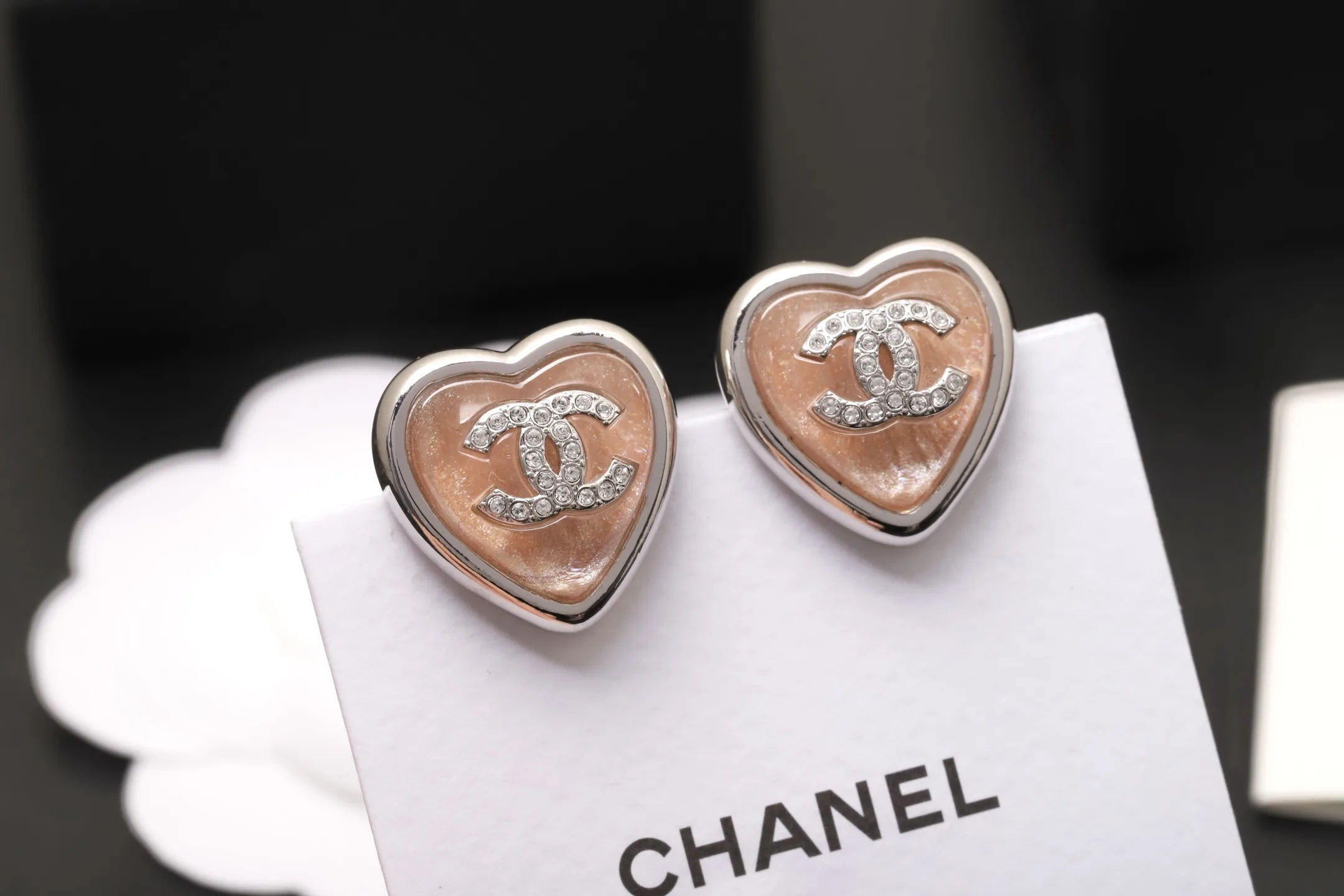 Heart CC Logo Stud Earrings D14517436 — view 5