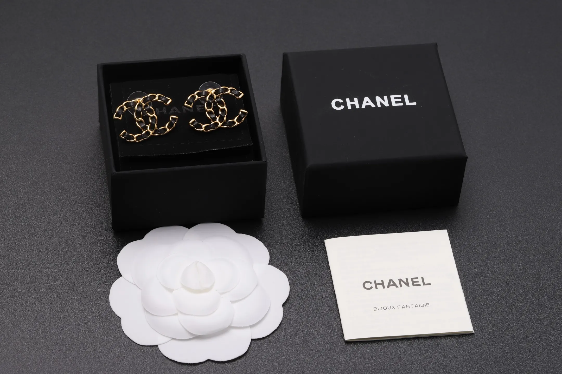 Interlocking CC Leather-Chain Stud Earrings D13517060 — view 2
