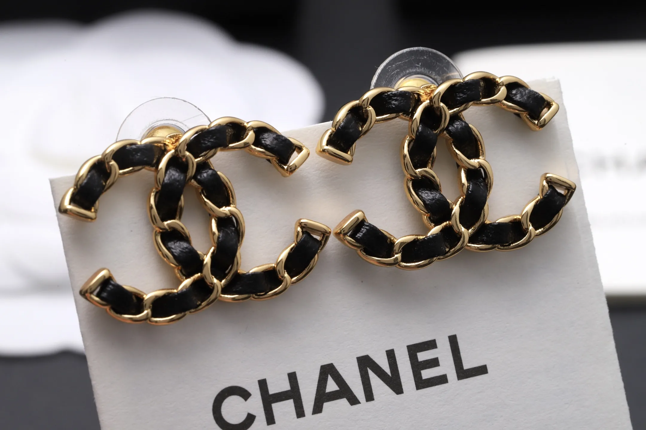 Interlocking CC Leather-Chain Stud Earrings D13517060 — view 4