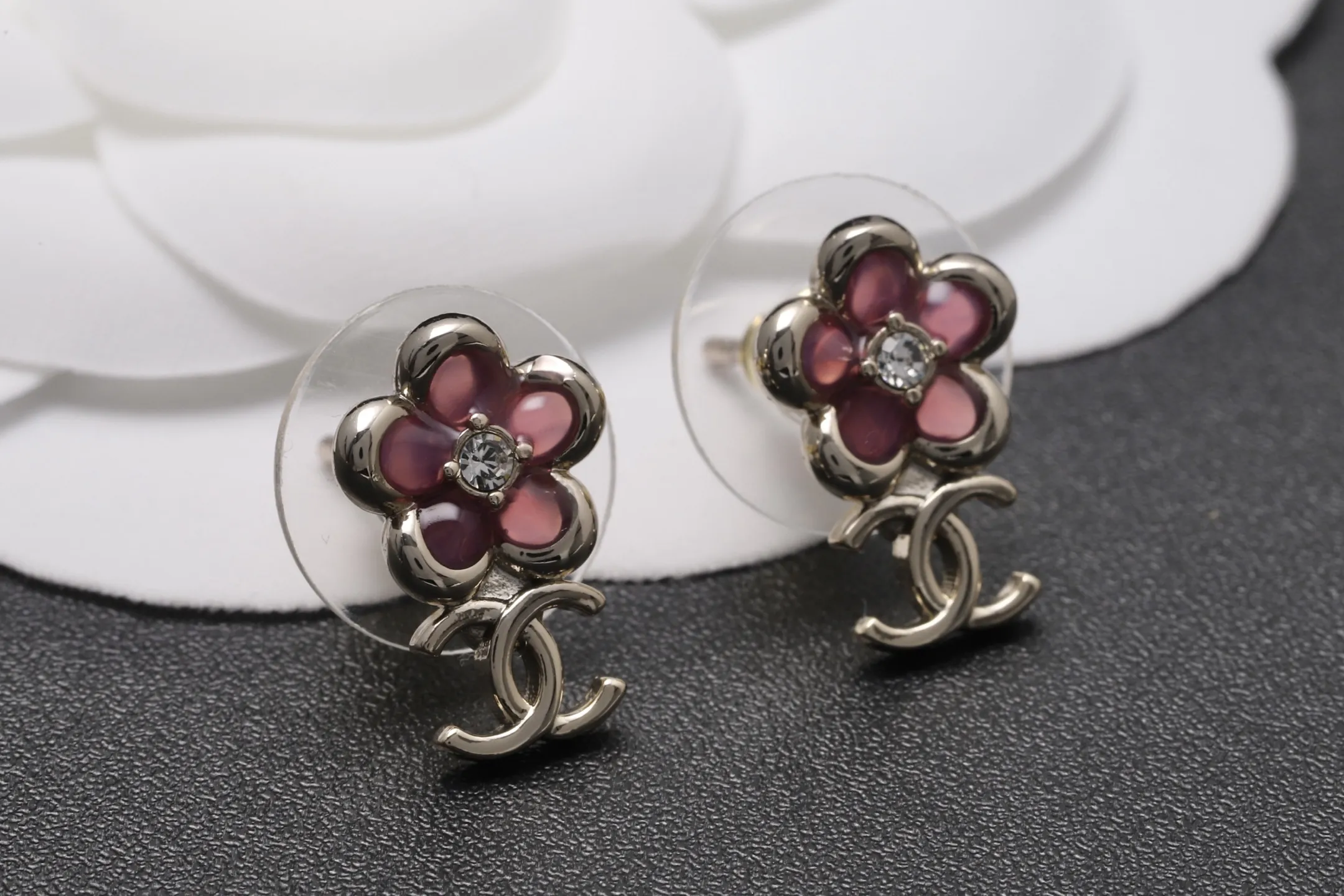 Flower CC Logo Stud Earrings D14017092 — view 3
