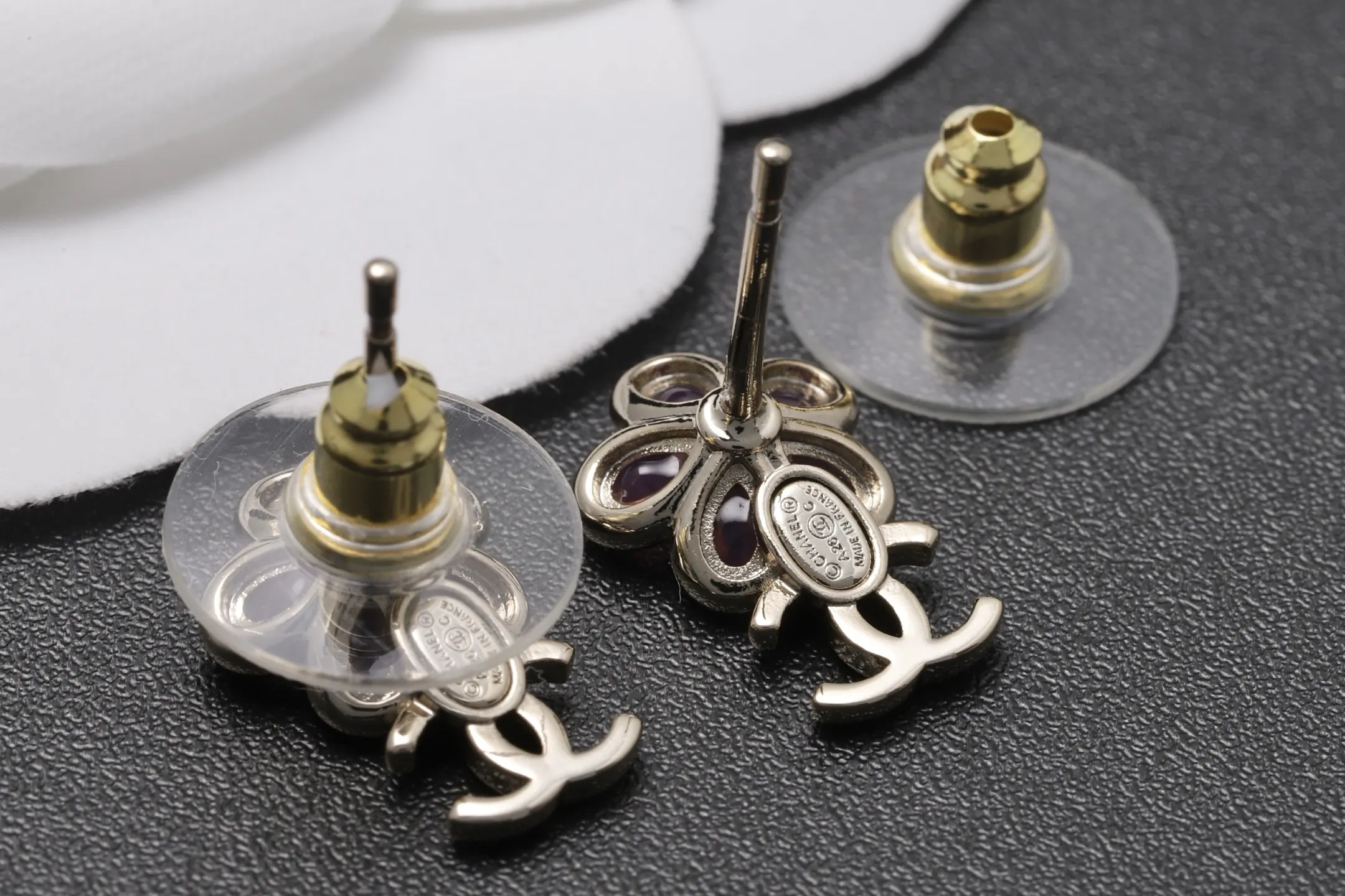Flower CC Logo Stud Earrings D14017092 — view 6