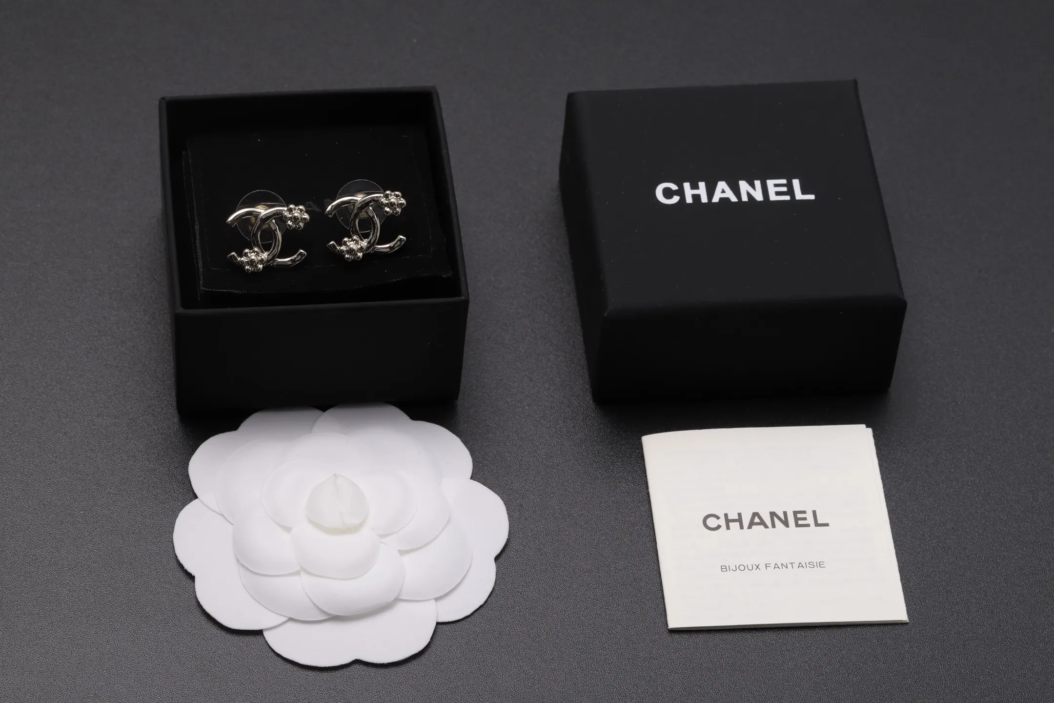 Camellia Interlocking CC Stud Earrings D13017094 — view 2