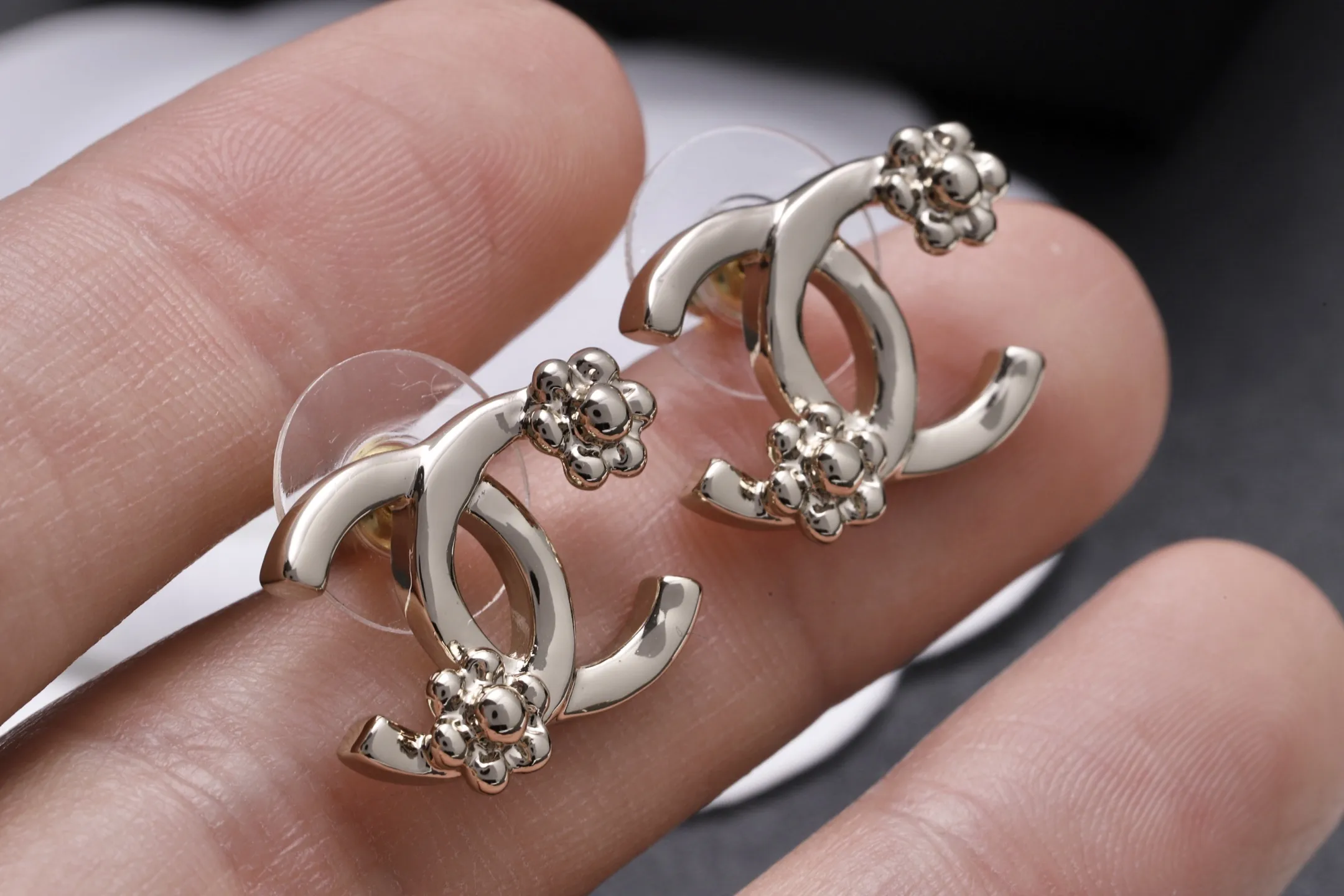 Camellia Interlocking CC Stud Earrings D13017094 — view 5
