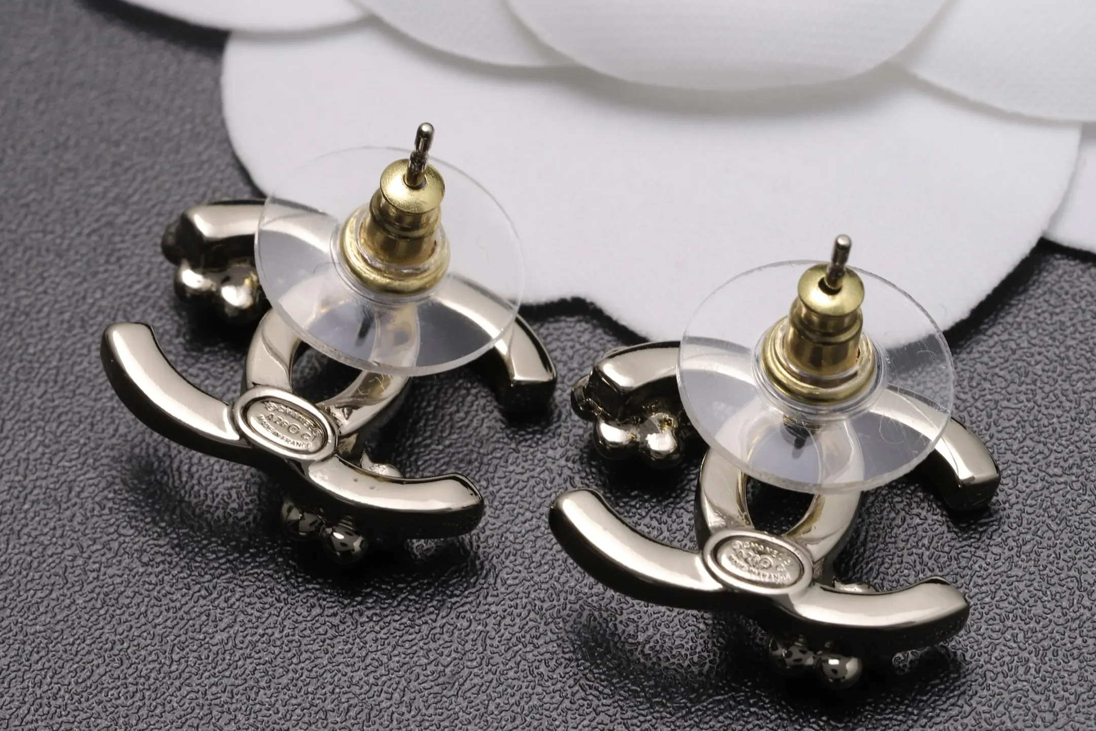 Camellia Interlocking CC Stud Earrings D13017094 — view 7