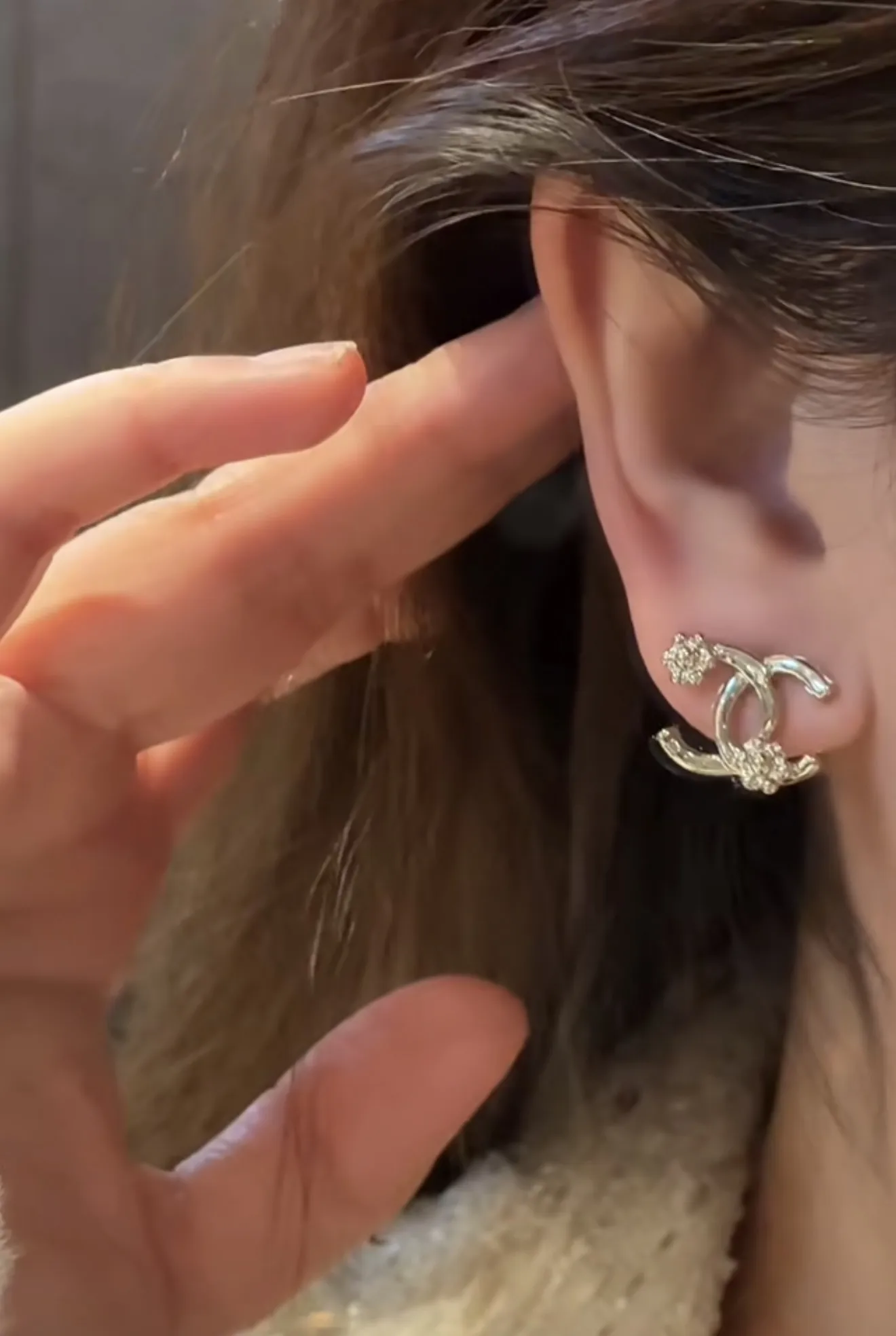 Camellia Interlocking CC Stud Earrings D13017094 — view 8