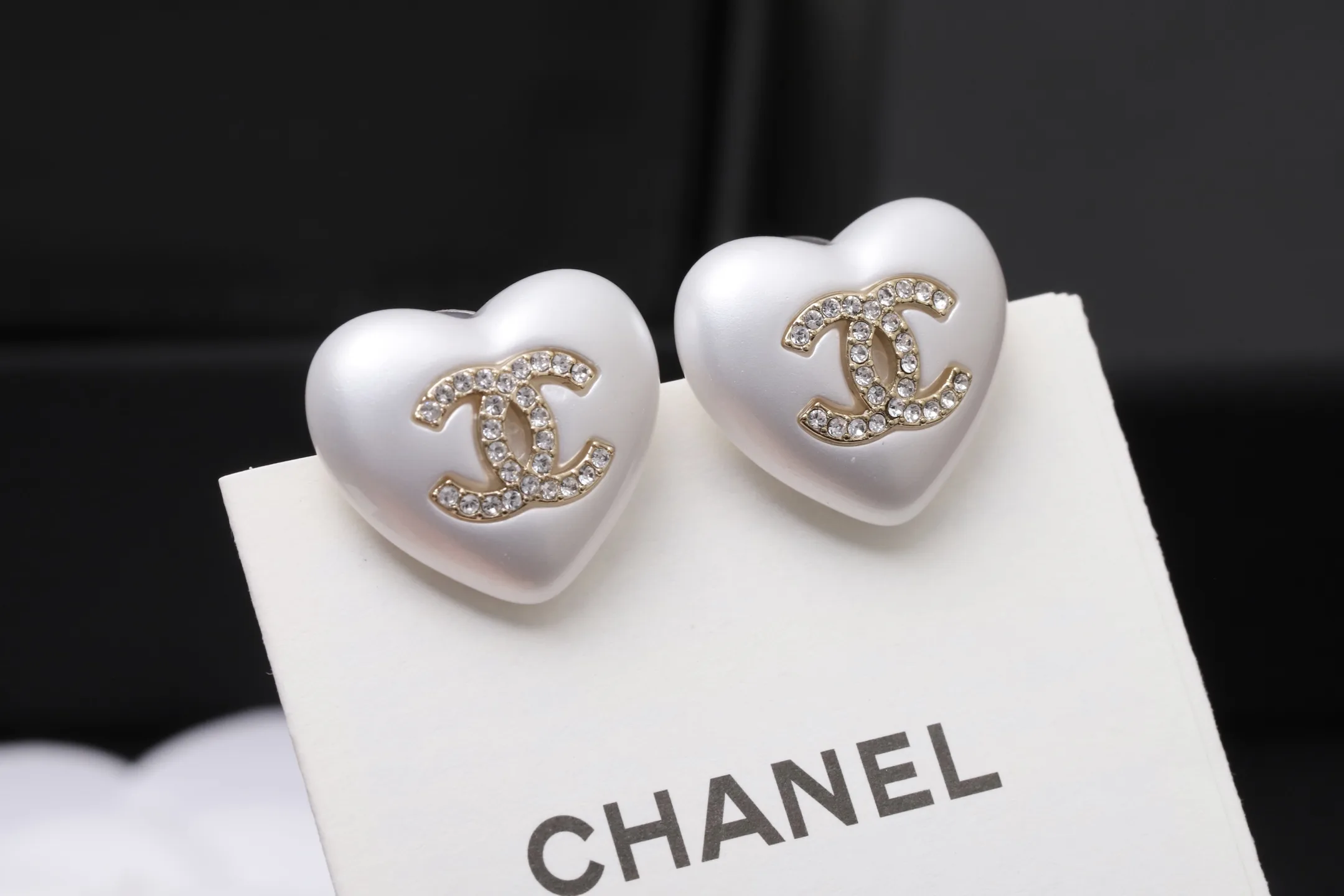 Crystal-Embellished Heart Stud Earrings D15017439 — view 2