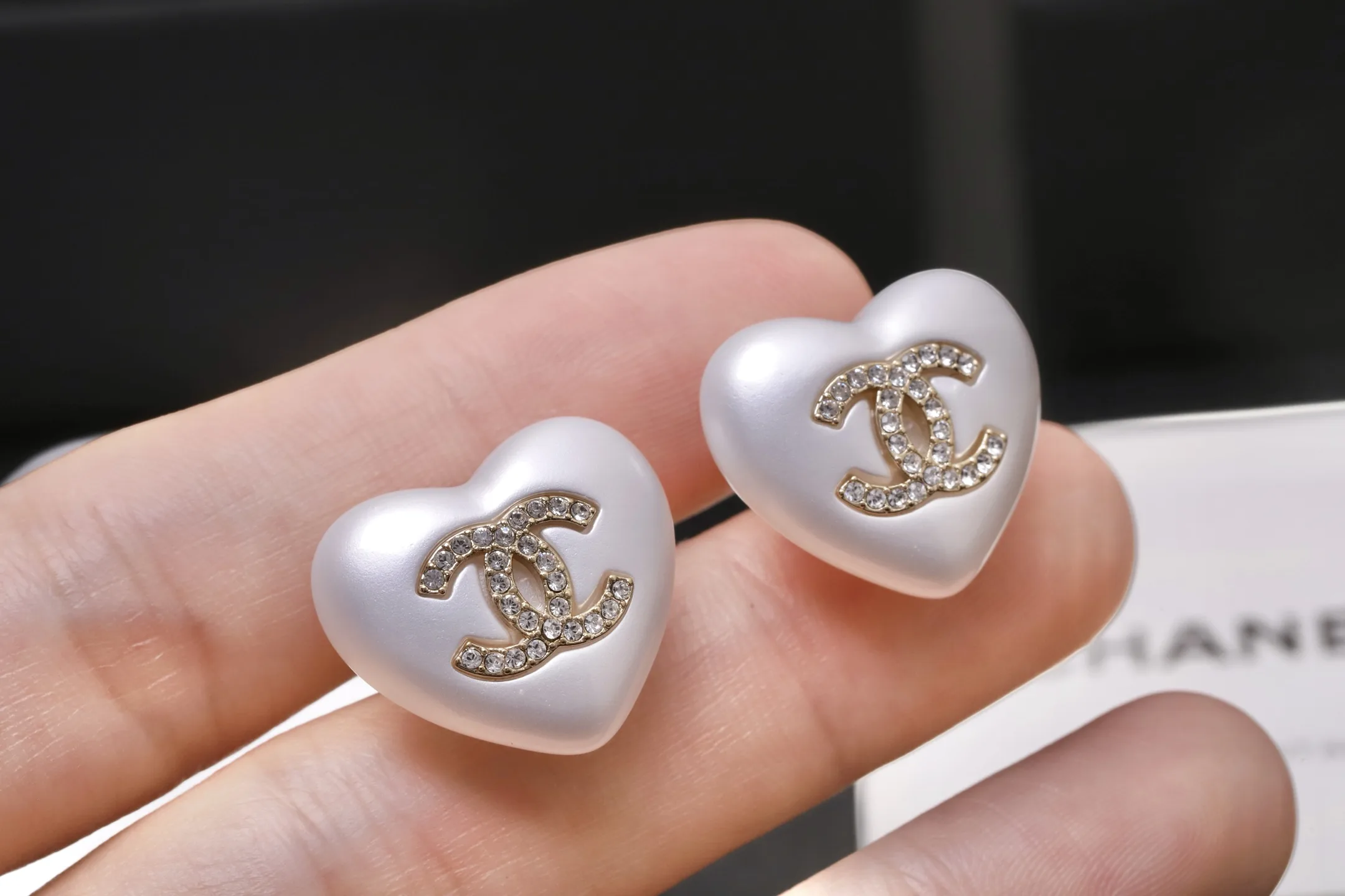Crystal-Embellished Heart Stud Earrings D15017439 — view 6