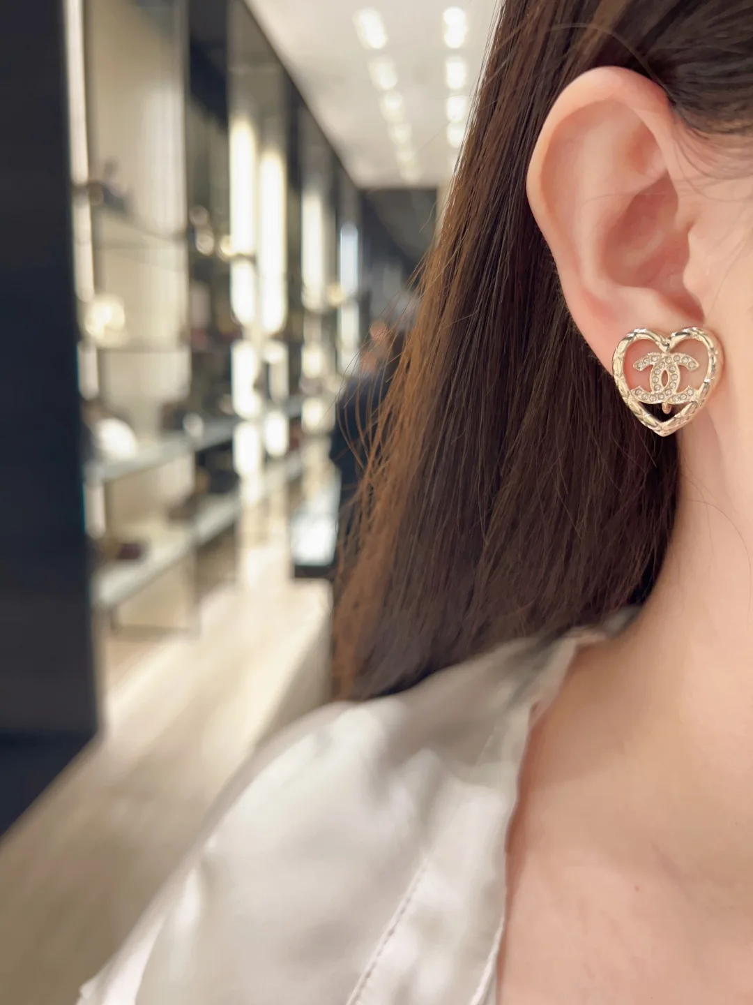 Crystal-Embellished Heart Stud Earrings D13517440 — view 8