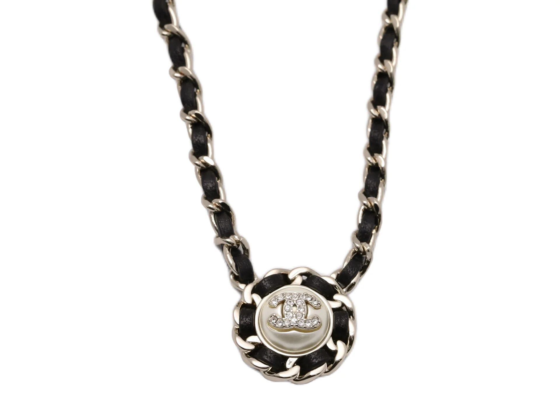 Leather-Intertwined Chain Pearl Pendant Necklace D16016658