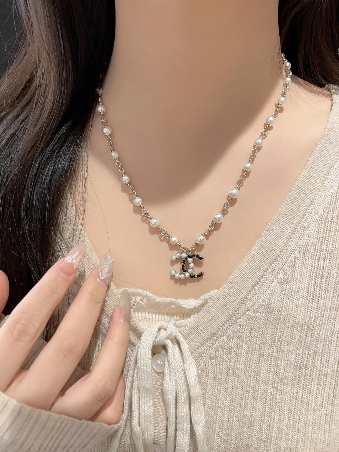 Double C Faux Pearl and Leather Chain Necklace D16016659 — view 9