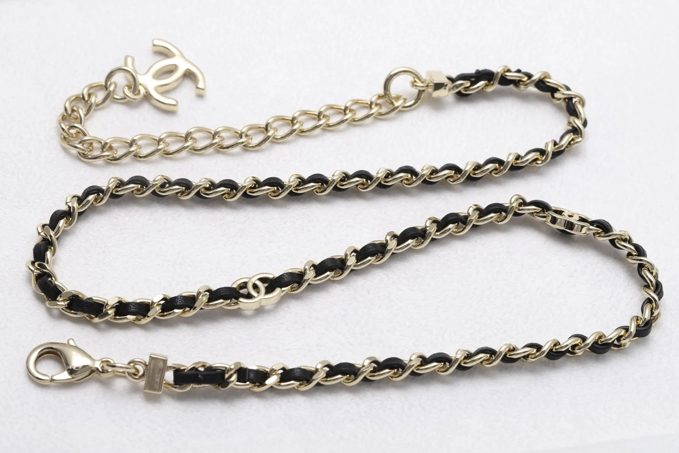 Leather-Intertwined CC Choker Necklace D14517023 — view 7