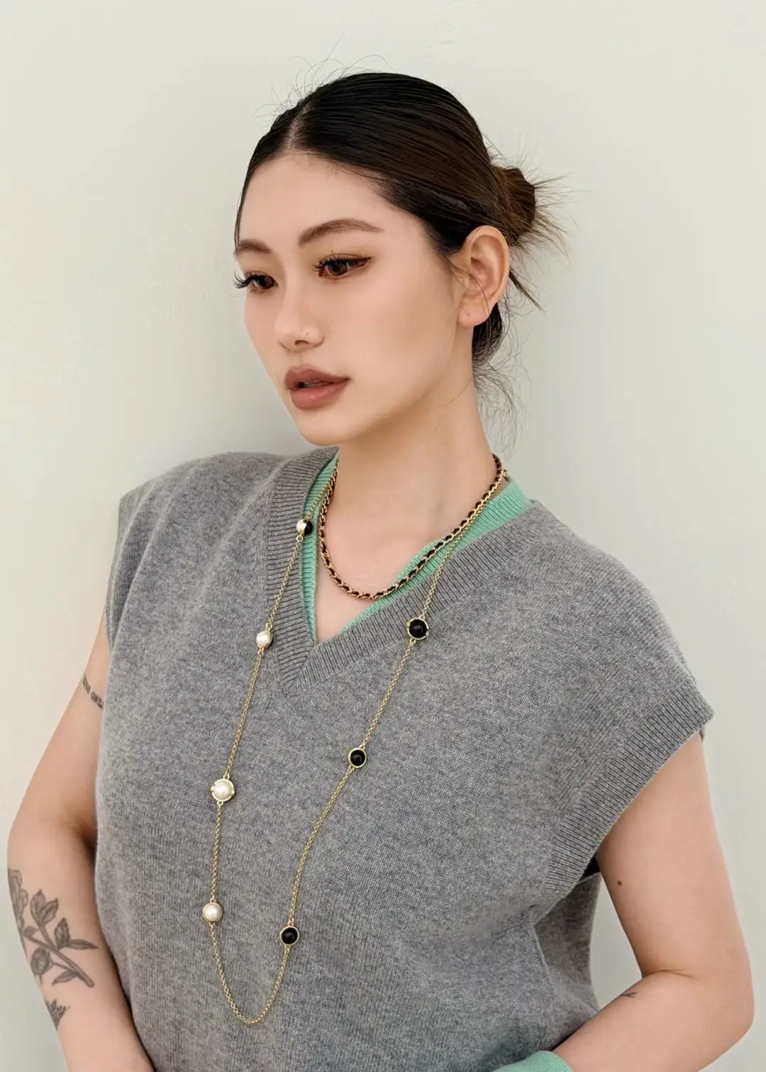 Leather-Intertwined CC Choker Necklace D14517023 — view 9
