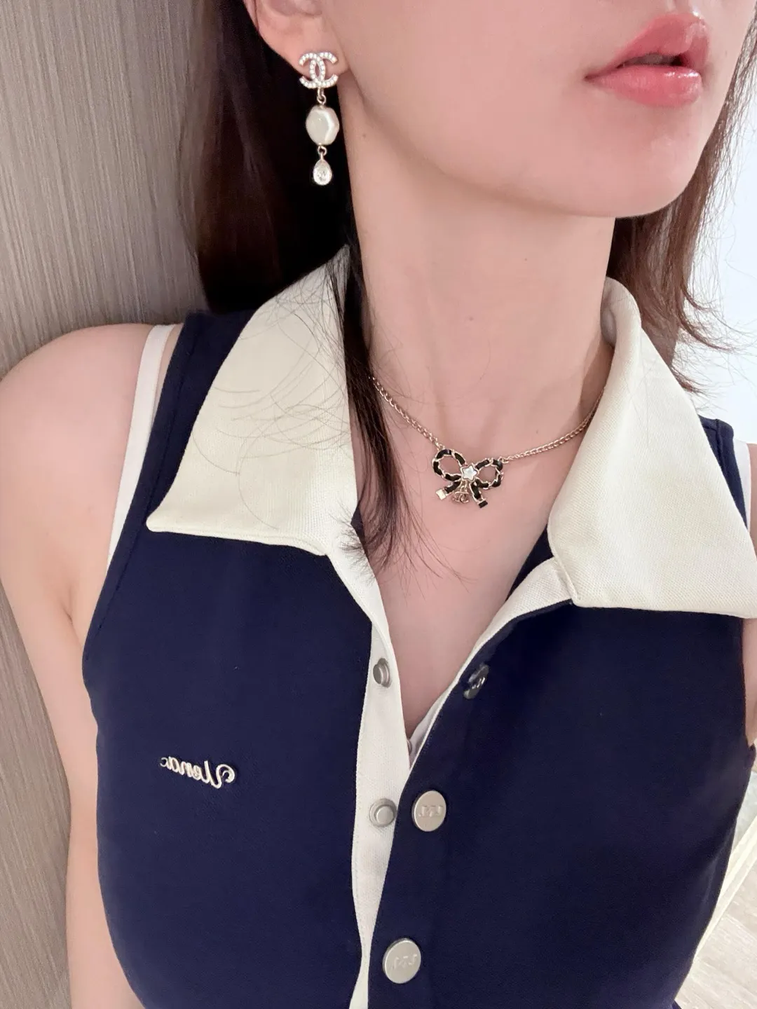 Bow Pendant Necklace with Leather Chain Detail D14017304 — view 8