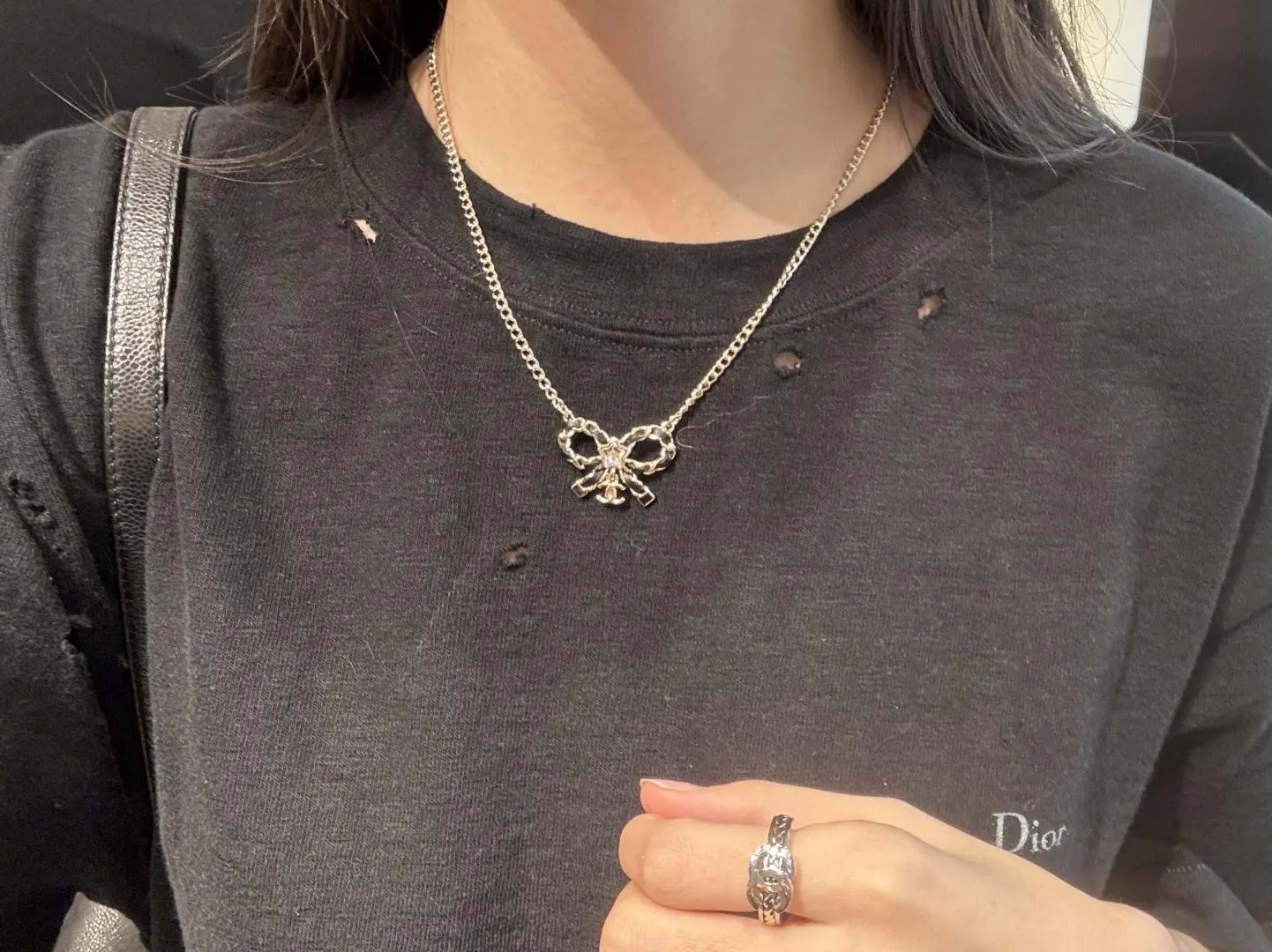 Bow Pendant Necklace with Leather Chain Detail D14017304 — view 9