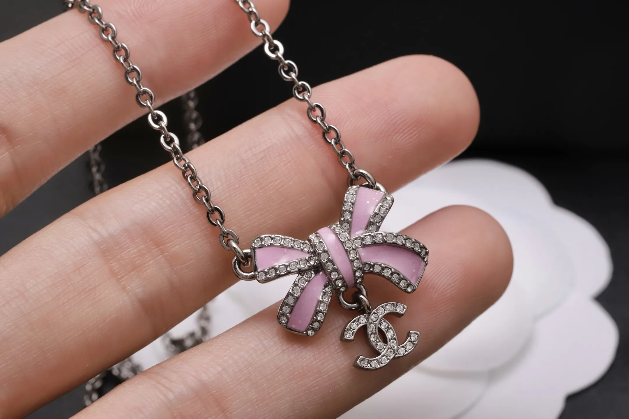 Bow and Interlocking CC Pendant Necklace D15517306 — view 4
