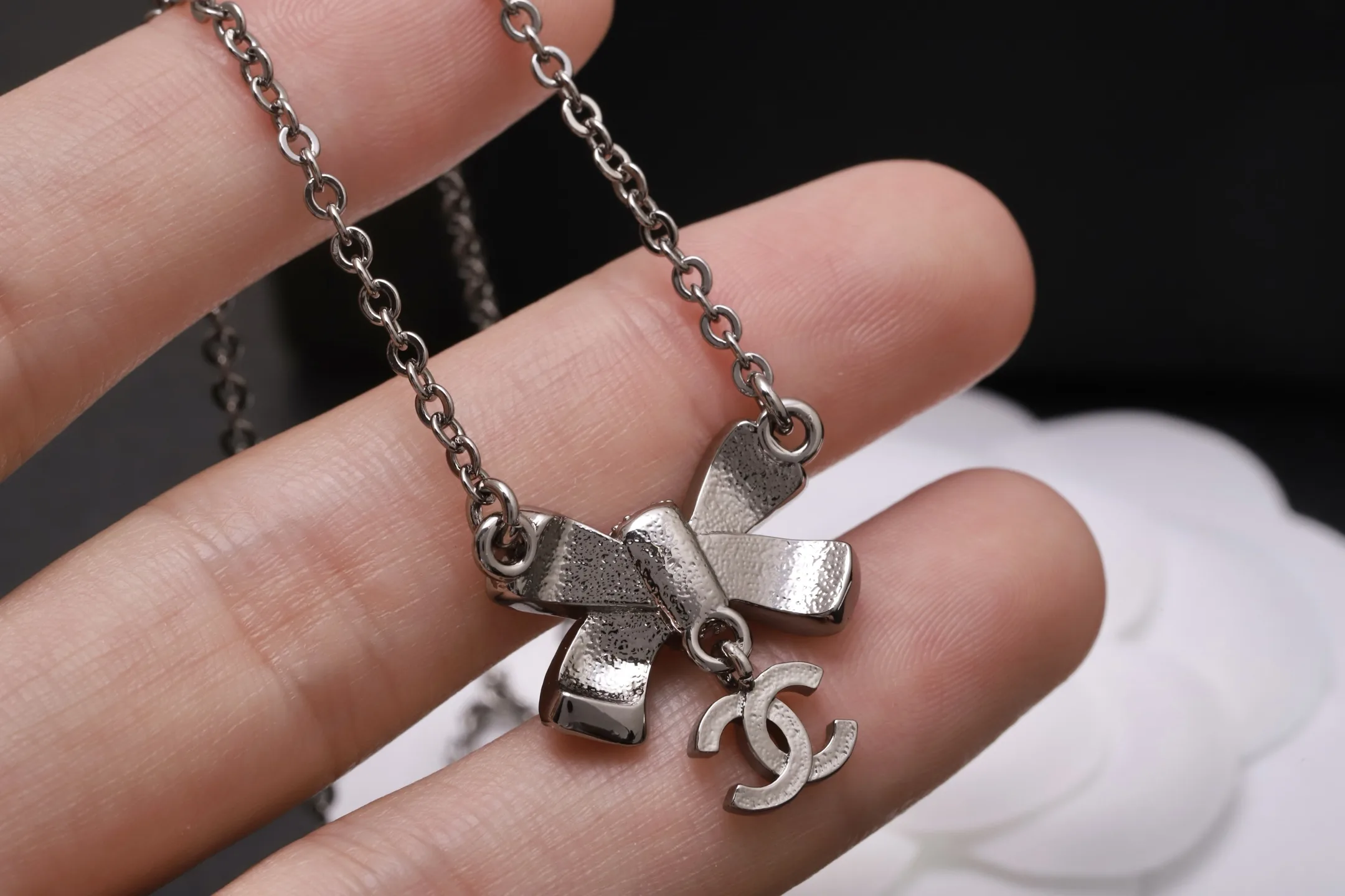 Bow and Interlocking CC Pendant Necklace D15517306 — view 5