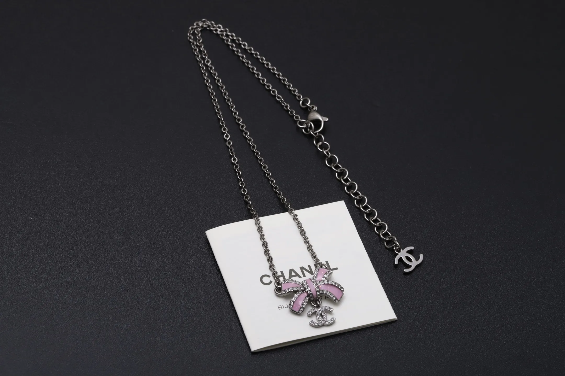 Bow and Interlocking CC Pendant Necklace D15517306 — view 7