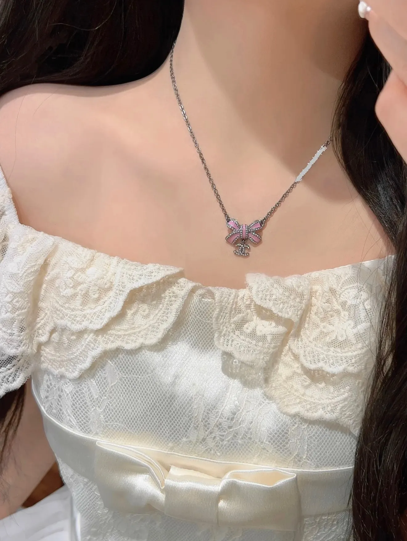 Bow and Interlocking CC Pendant Necklace D15517306 — view 9