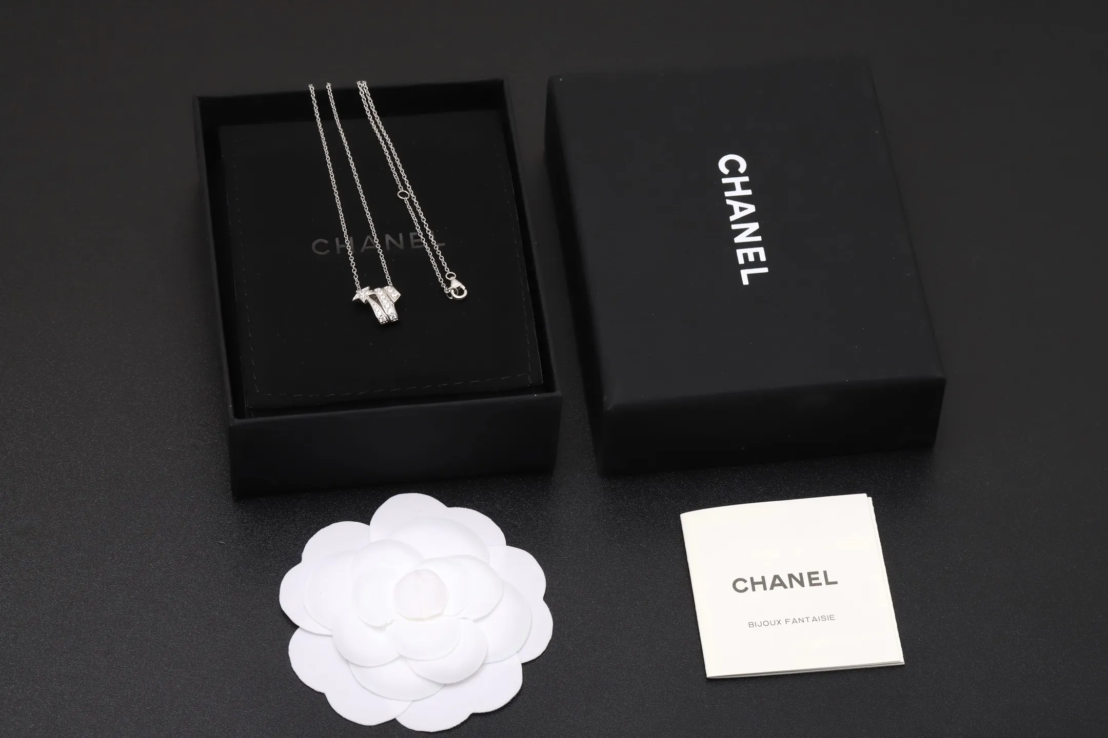 Comète Shooting Star Pendant Necklace (Sterling Silver) D18517301