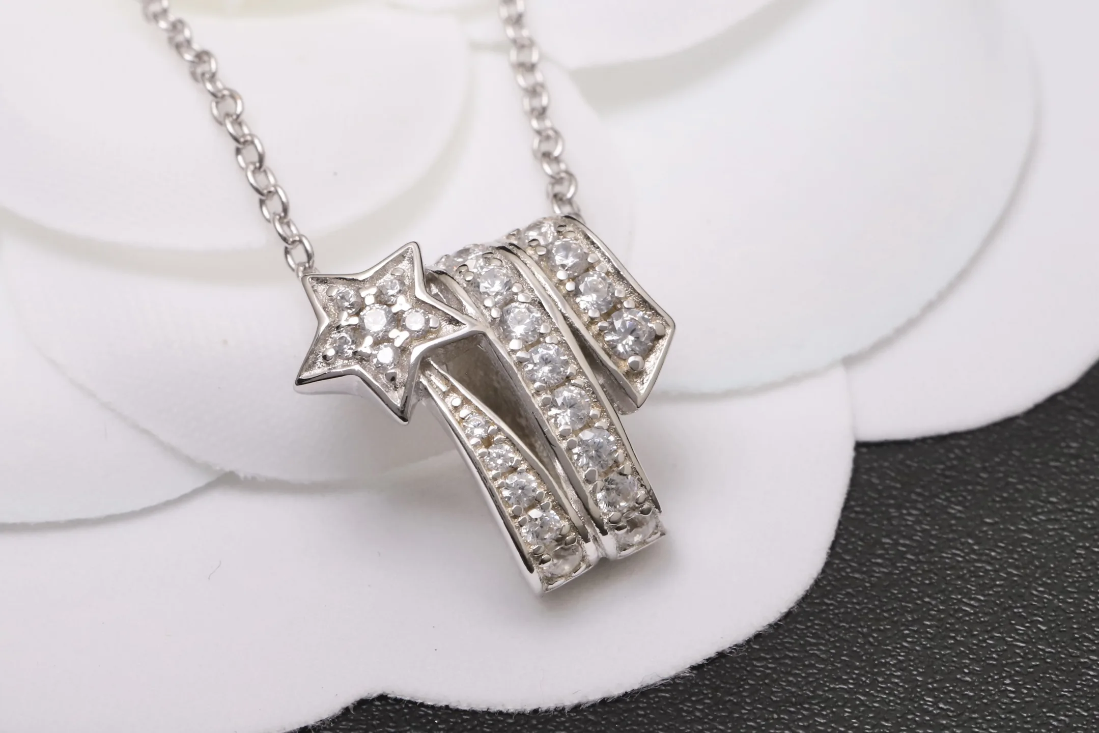 Comète Shooting Star Pendant Necklace (Sterling Silver) D18517301 — view 4
