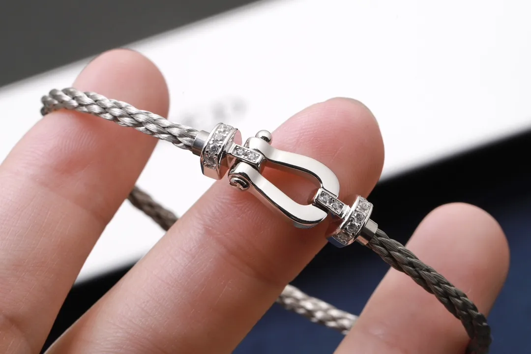 Force 10 Style Horseshoe Cable Bracelet D24017728 — view 4