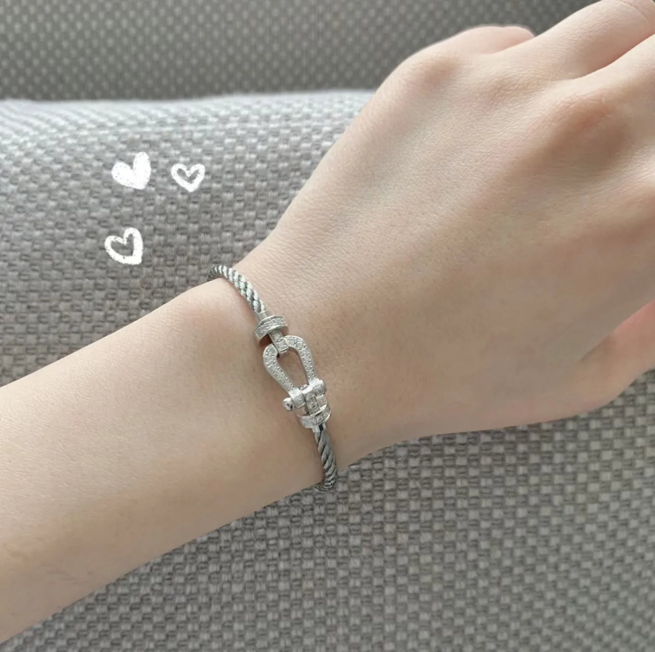 Force 10 Small Horseshoe Cable Bracelet D24017729 — view 6