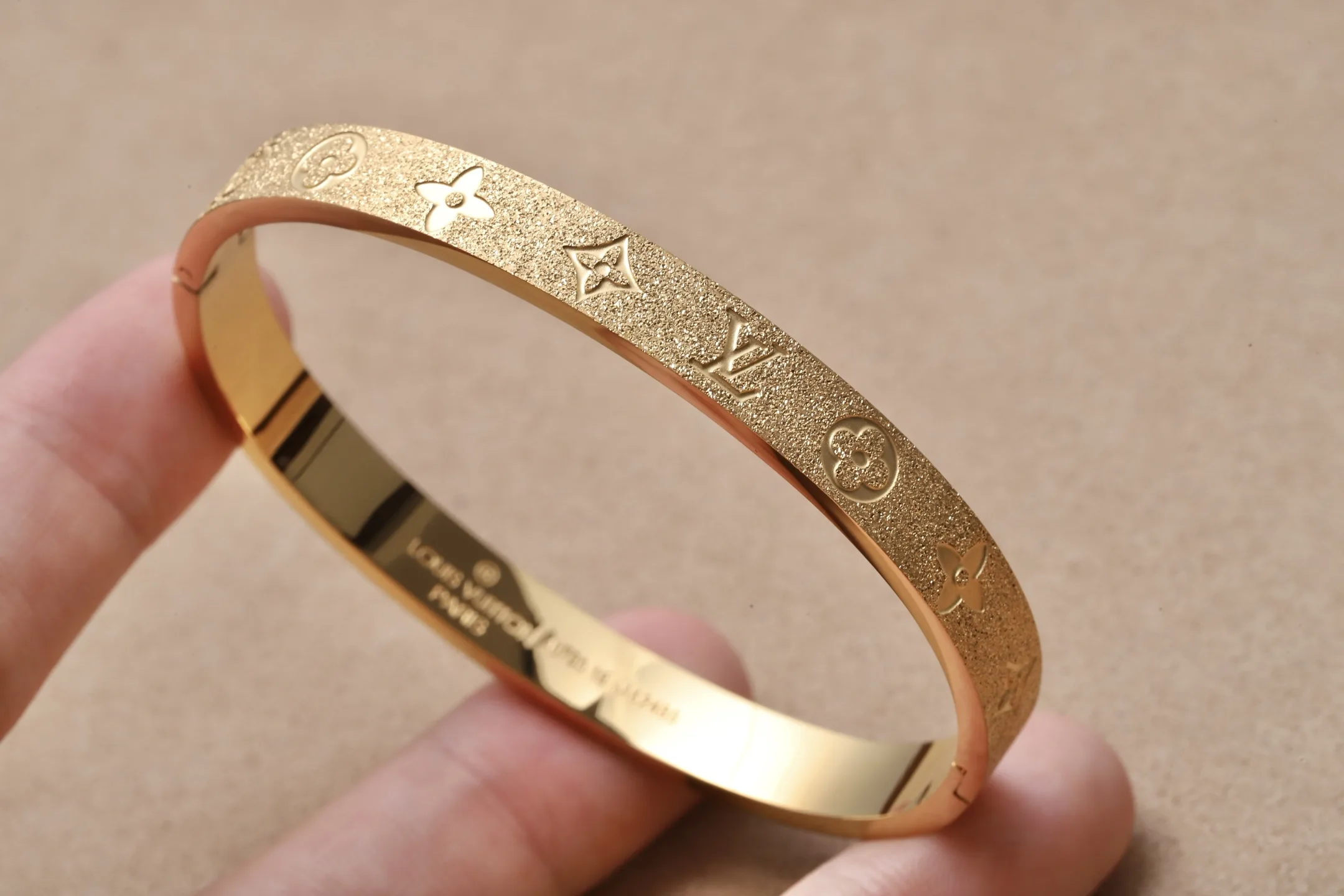 Monogram Frosted Bangle (Titanium Steel) D10016567 — view 6