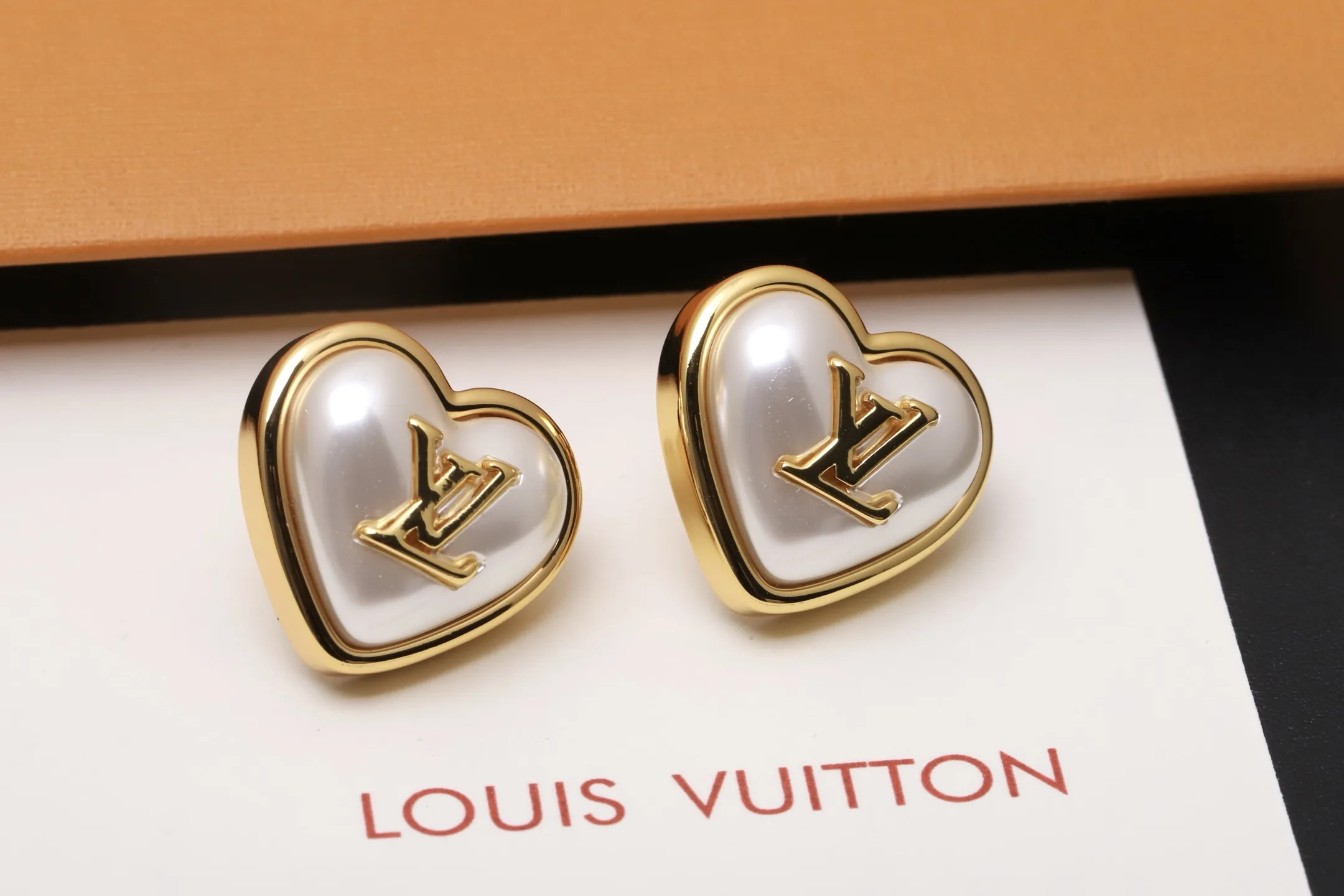 Heart Padlock Monogram Stud Earrings D12517501 — view 4