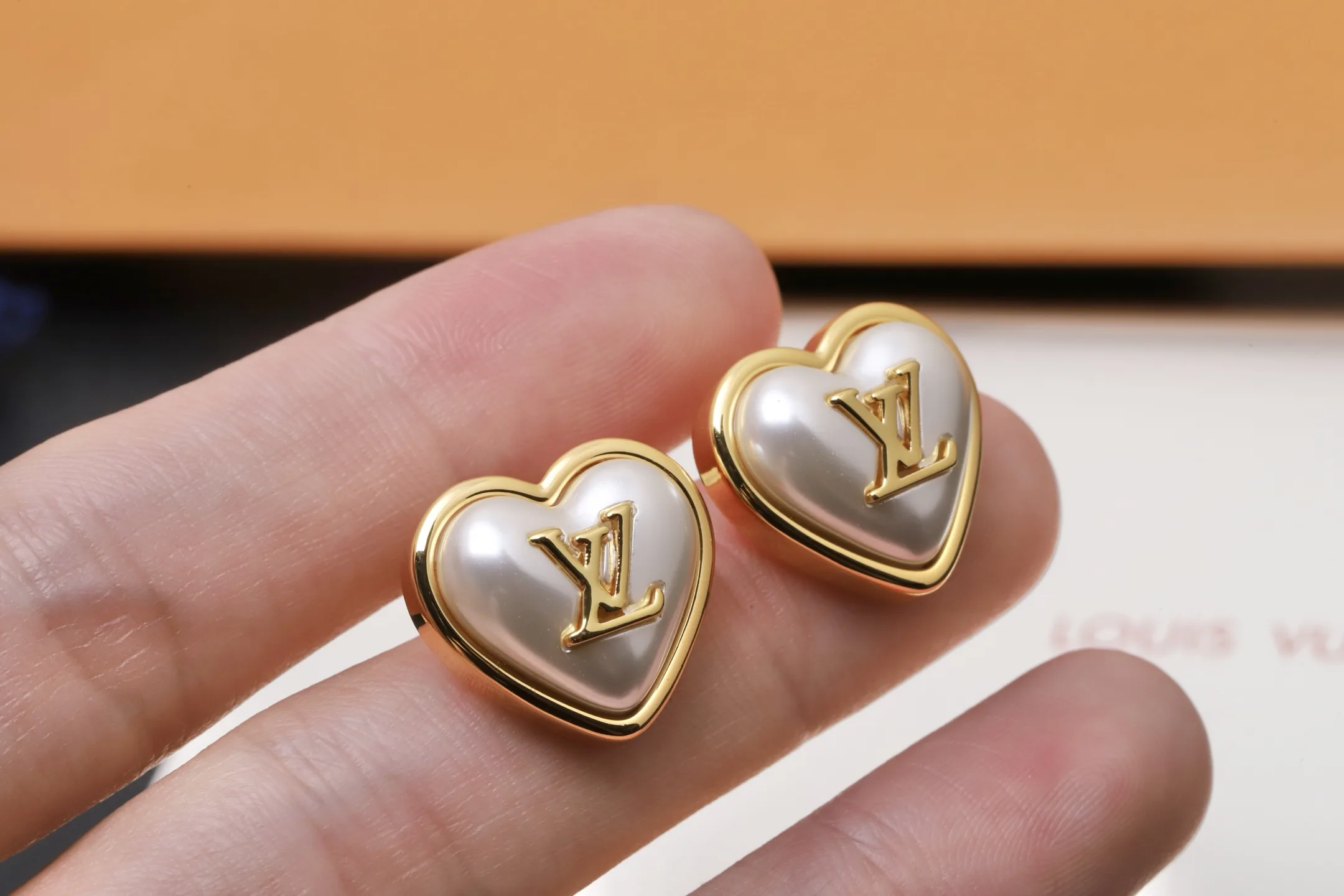 Heart Padlock Monogram Stud Earrings D12517501 — view 6