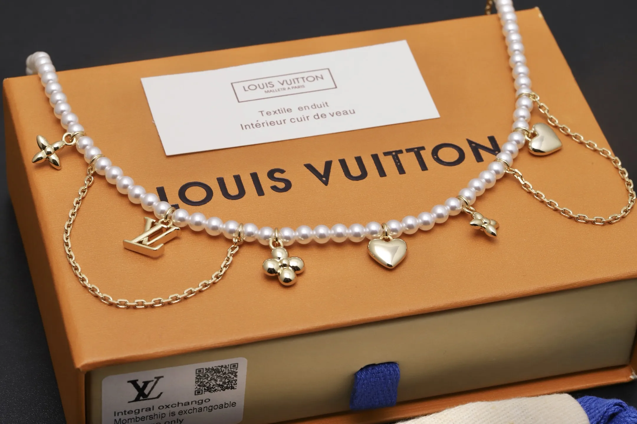 Monogram Flower Charm Pearl Necklace D16517624 — view 3