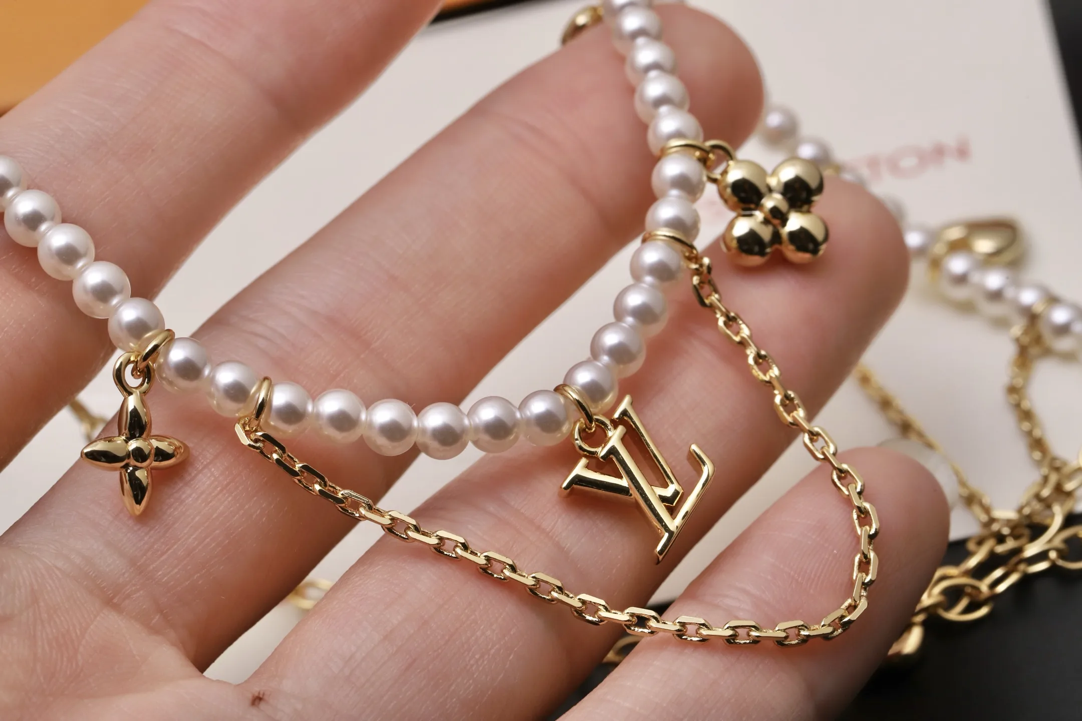 Monogram Flower Charm Pearl Necklace D16517624 — view 4