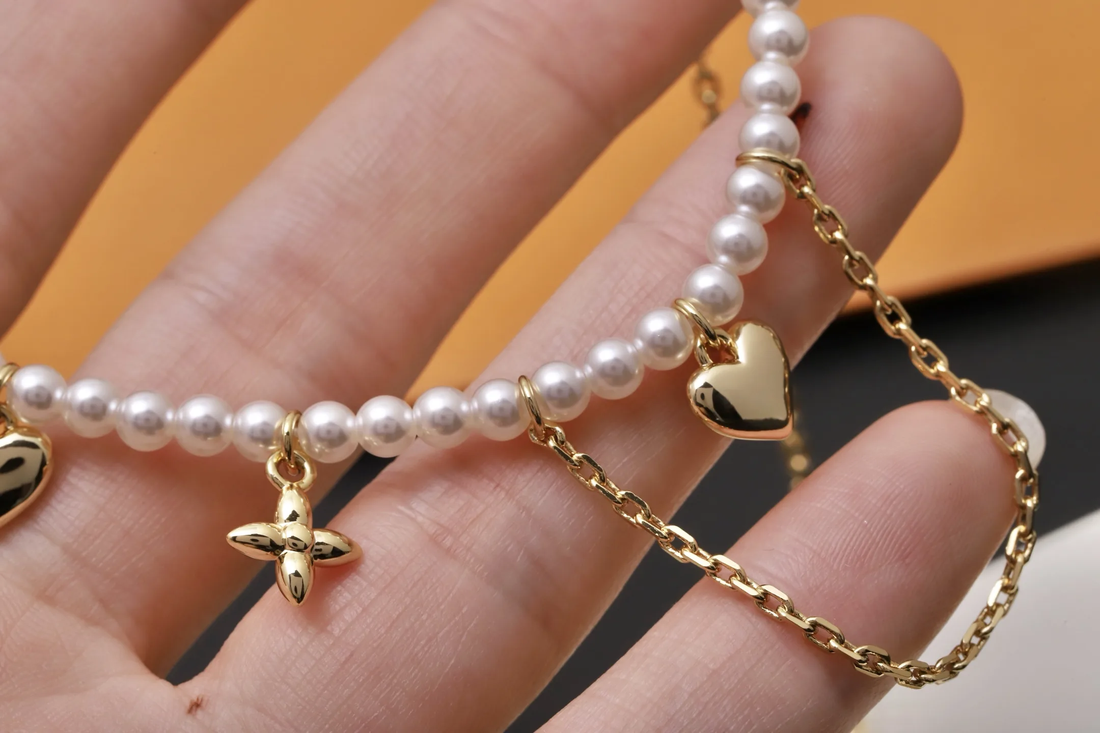 Monogram Flower Charm Pearl Necklace D16517624 — view 5