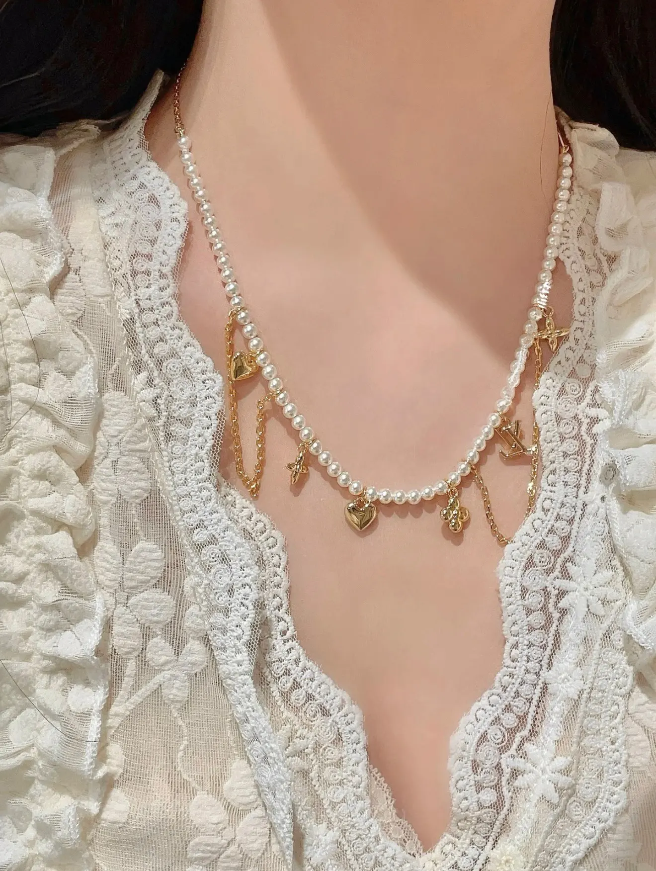 Monogram Flower Charm Pearl Necklace D16517624 — view 8