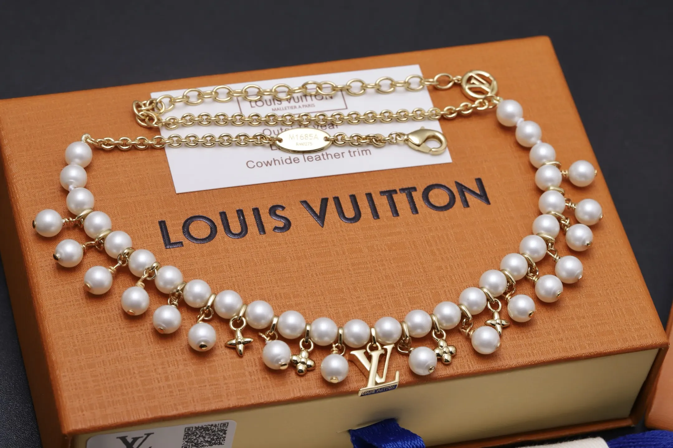 Monogram Flower Pearl Fringe Necklace D21017367 — view 4