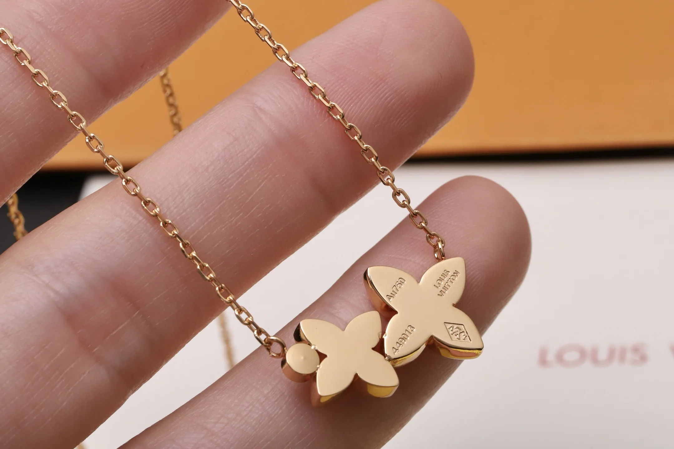 Star Blossom Monogram Flower Pendant Necklace D14017651 — view 6