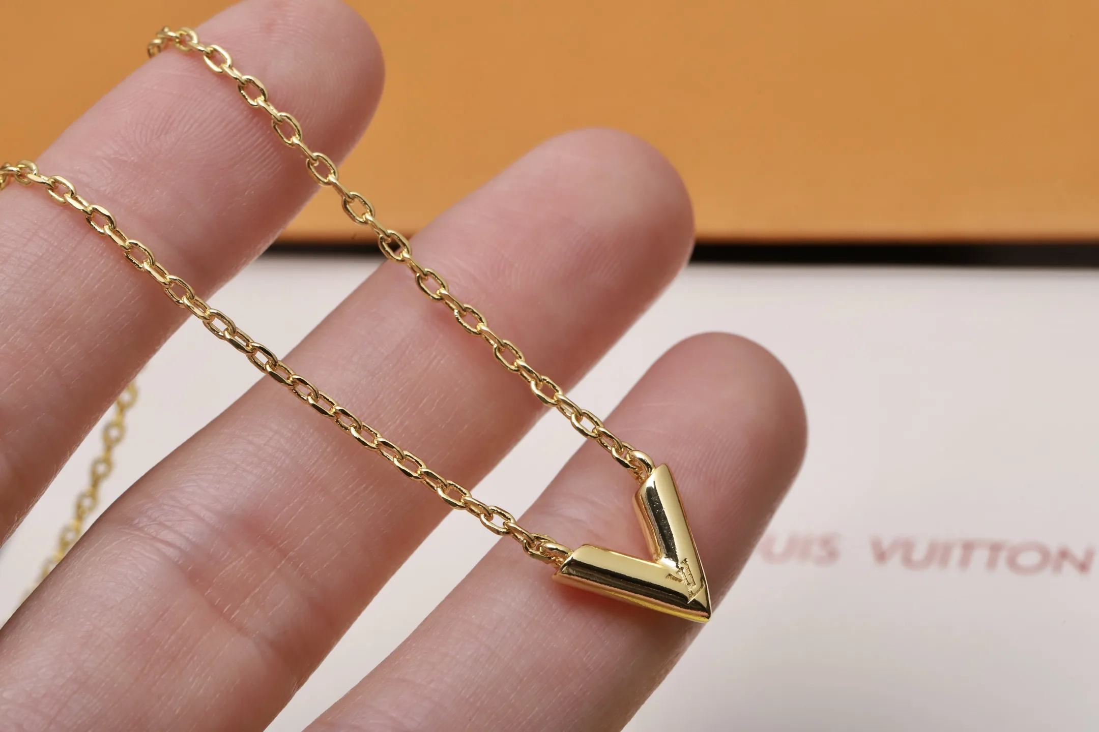 Essential V Pendant Necklace (Brass) D11017655 — view 4