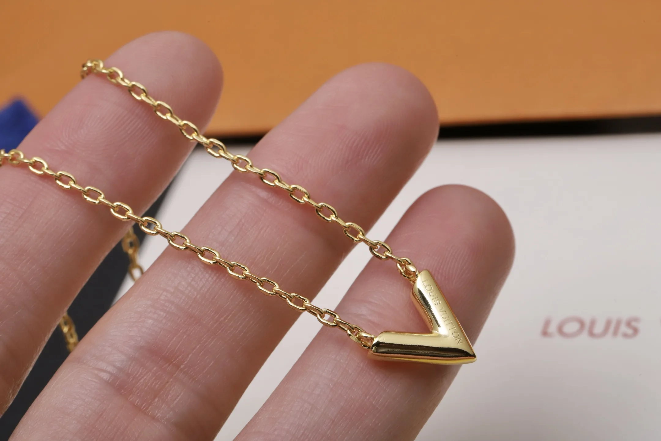 Essential V Pendant Necklace (Brass) D11017655 — view 5