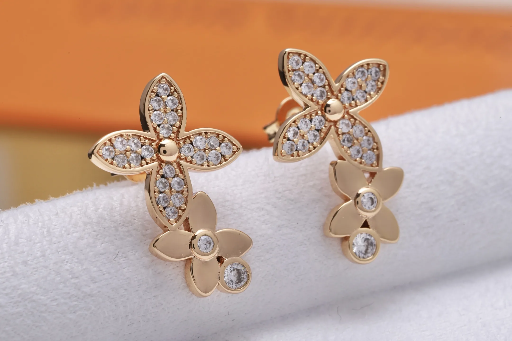 Monogram Flower Crystal Stud Earrings D11016805 — view 3